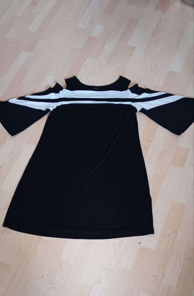 Zwart-wit gestreepte jurk met open schouders, Kleding | Dames, Jurken, BCP collectie, Zwart, Maat 42/44 (L), Nieuw