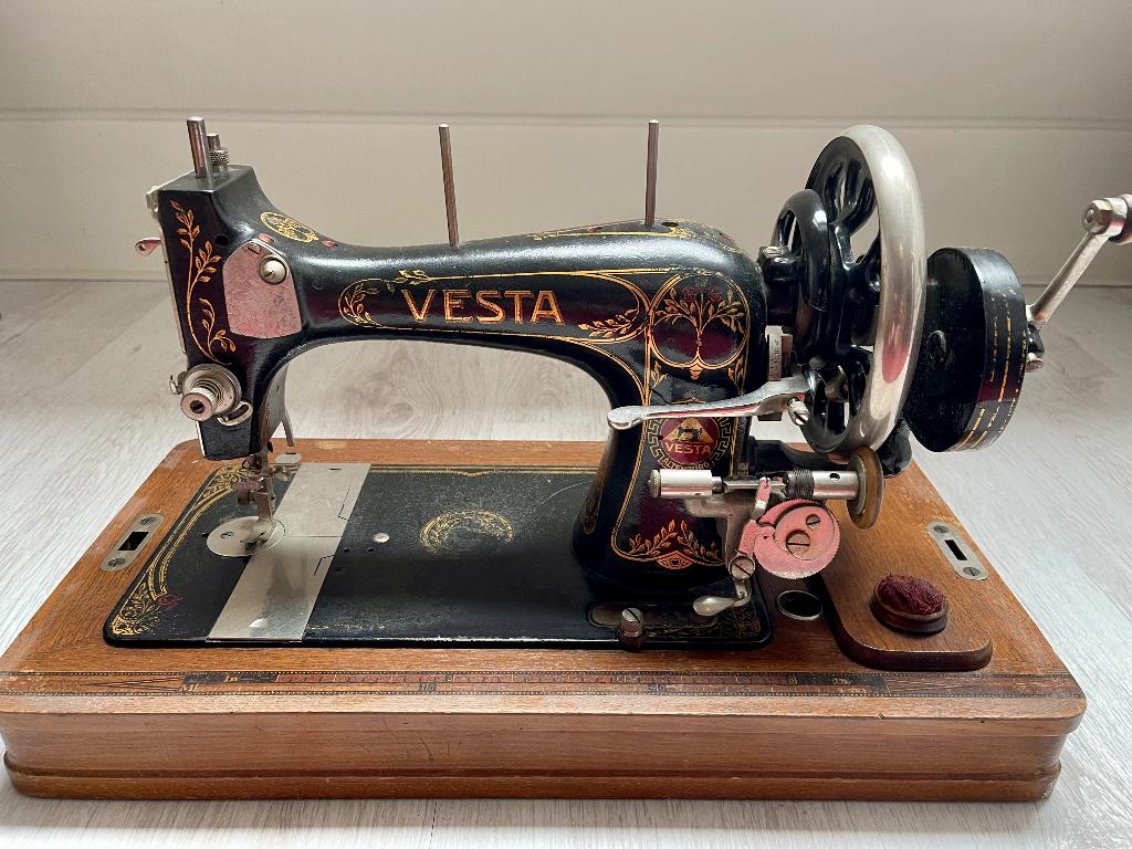 antieke naaimachine, Antiek en Kunst, Antiek | Naaimachines, Ophalen of Verzenden