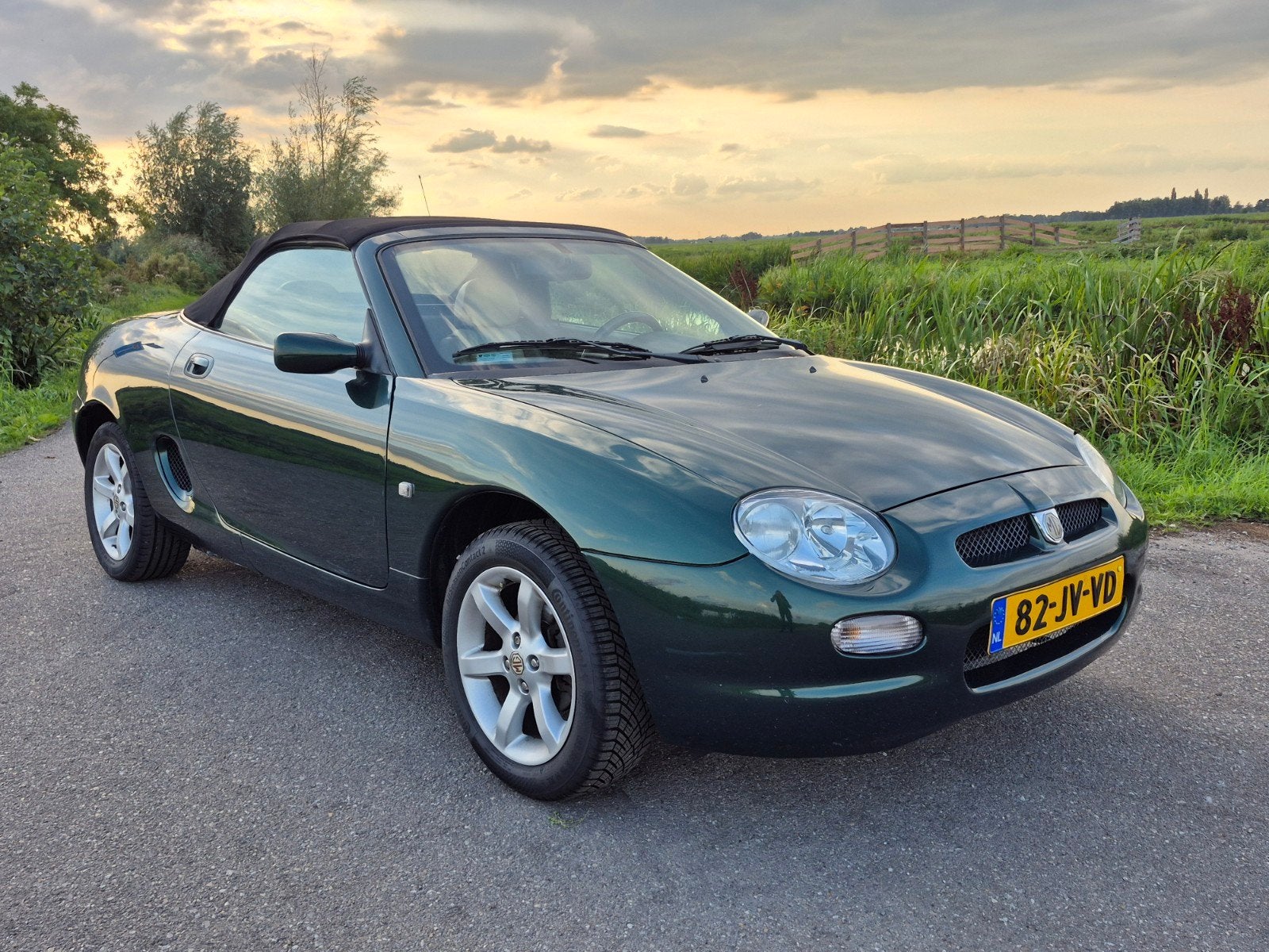 MG F 1.8L | Automaat! | Airco | NAP | CV | Hardtop | Leder, Auto's, Automaat, Achterwielaandrijving, 40 €/maand, Beige