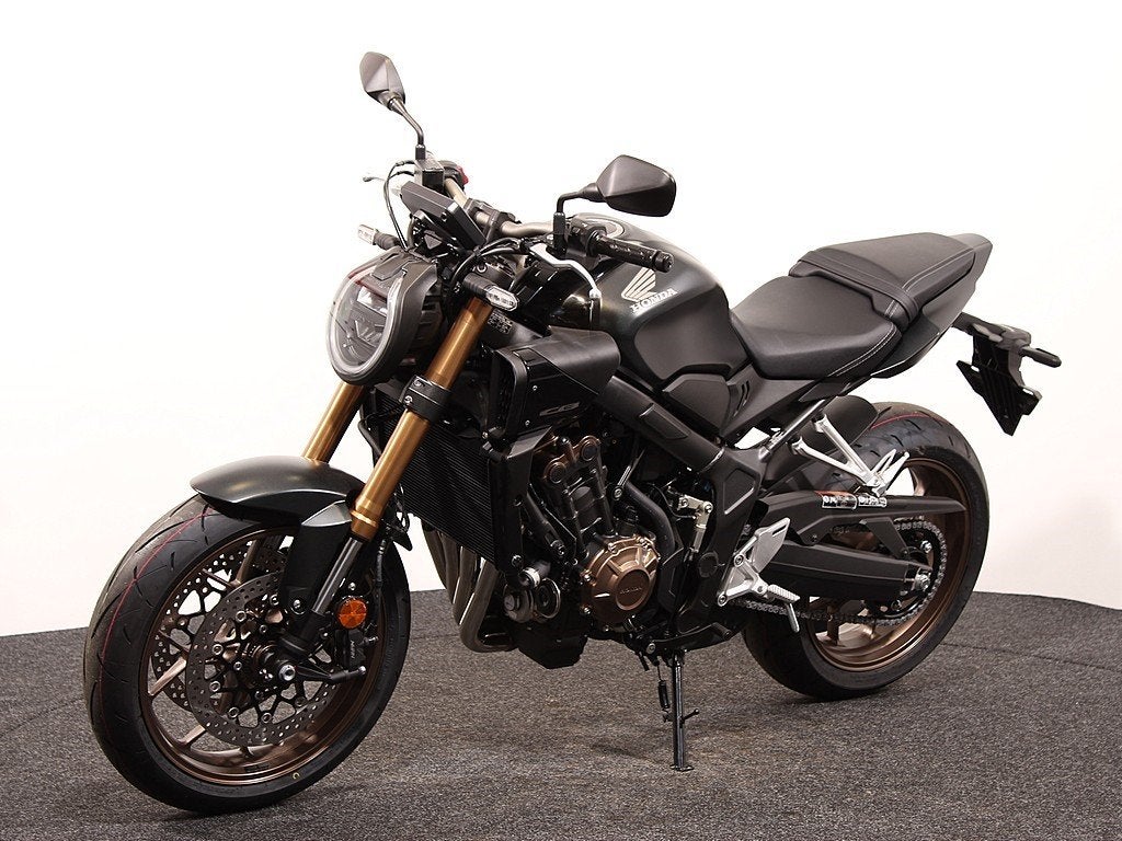 Honda CB 650 RC, Bedrijf, Naked bike