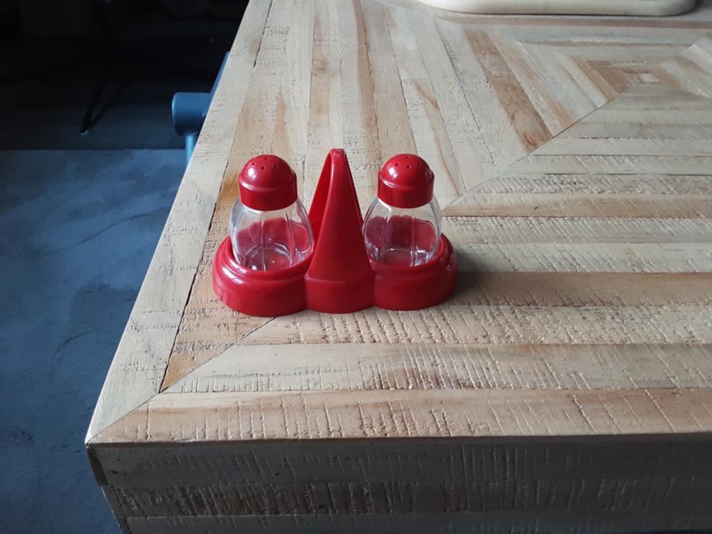 Leuk retro/vintage peper en zout stel in houder., Ophalen of Verzenden