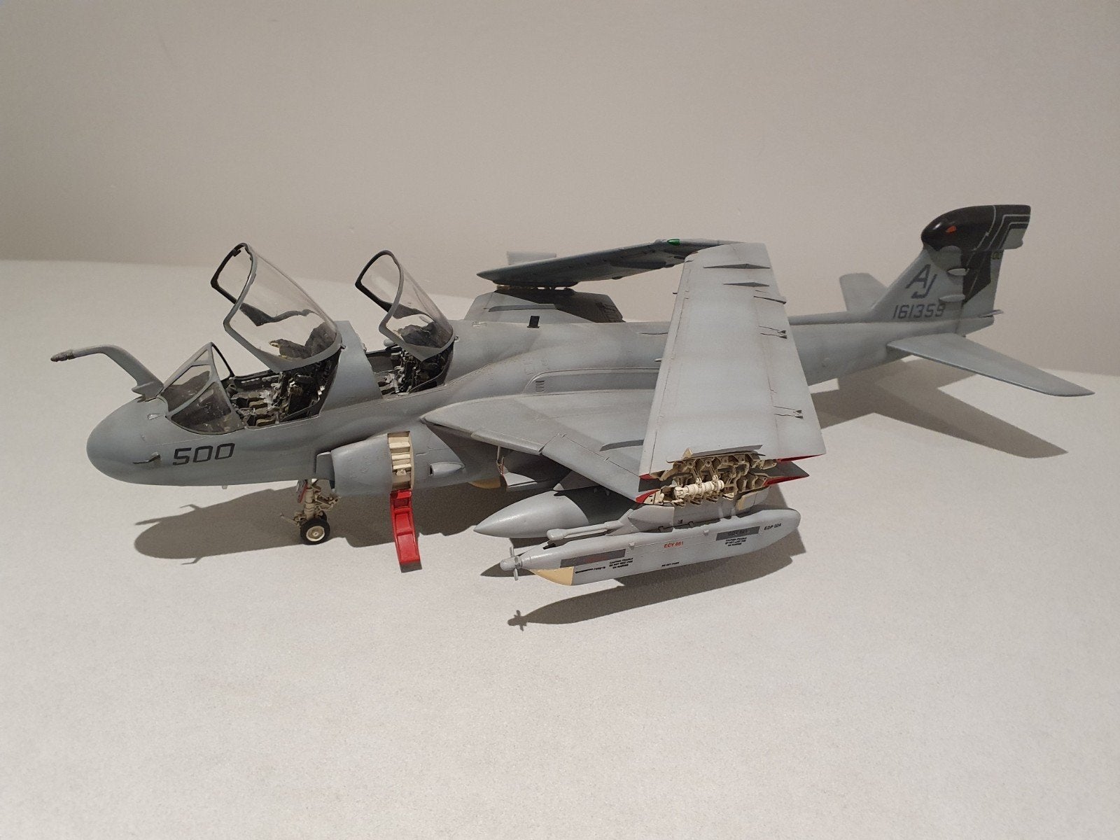 EA-6B Grumman Prowler Gebouwd model 1:48 met resin updates, Zo goed als nieuw, Groter dan 1:72, Vliegtuig, Ophalen