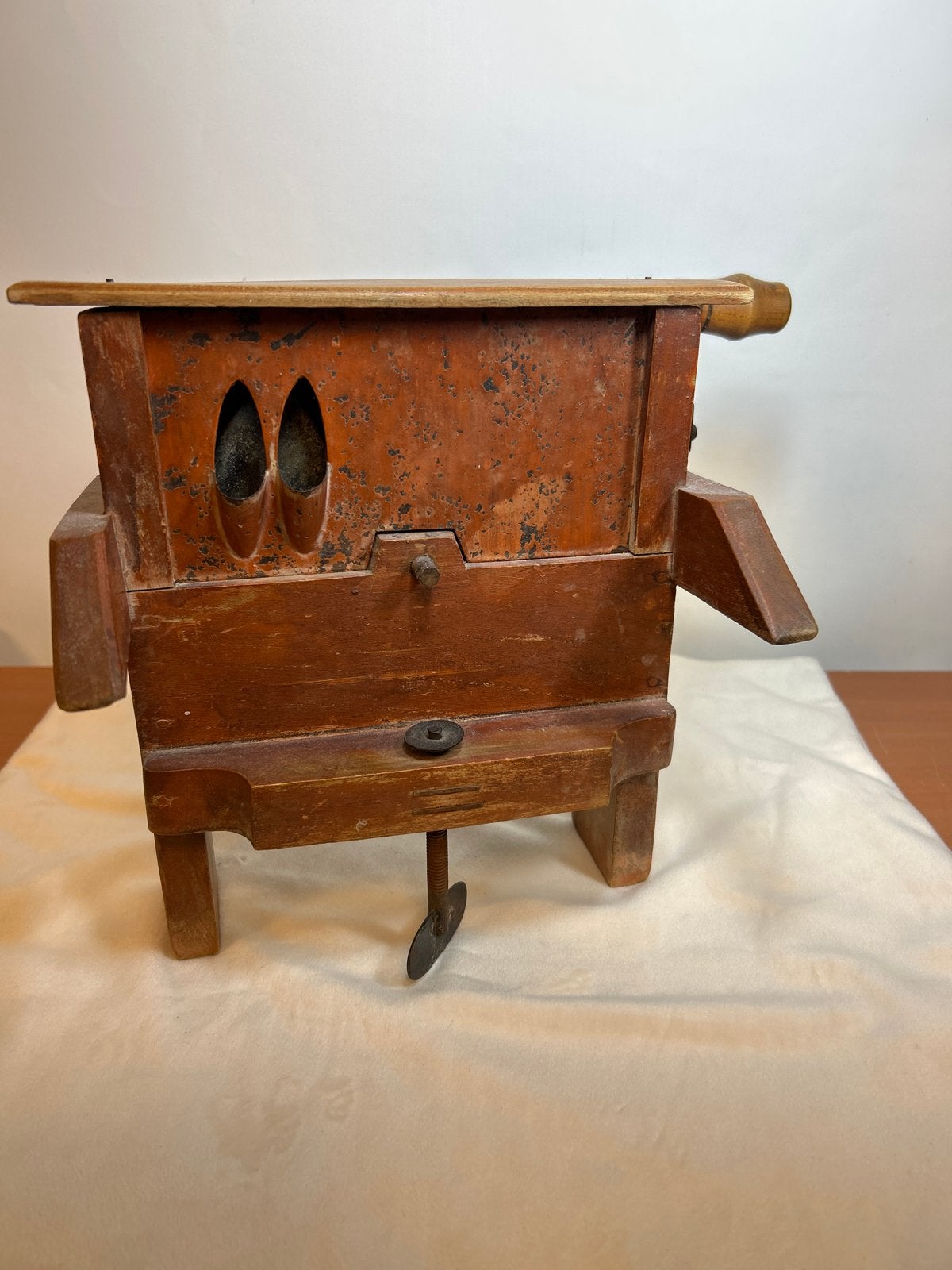 Antieke houten bonensnijder met metalen binnenwerk, Antiek en Kunst, Antiek | Gereedschap en Instrumenten, Ophalen of Verzenden