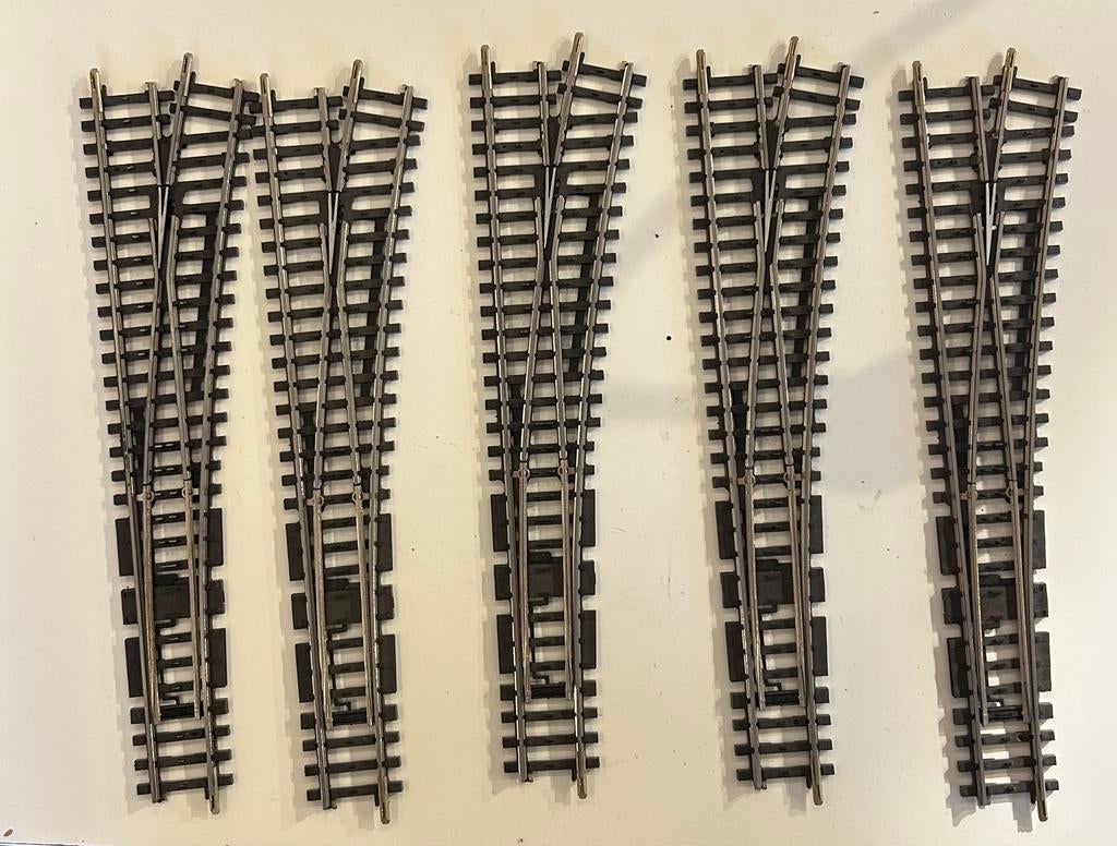 Märklin 2271 rechtse wissels 5 stuks, Wisselstroom, Gebruikt, Verzenden, Rails