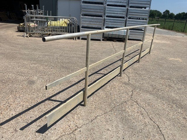 Leuning loopbrug / valbeveiliging aluminium 6 meter Layher, Ophalen, Overige materialen, Gebruikt, VNH Nuland B.V.