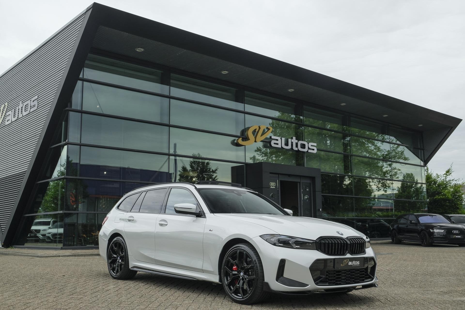 BMW 3-serie Touring 330e xDrive M-sport M3 stoelen Panoramad, Auto's, Automaat, 1998 cc, Gebruikt, 4 cilinders