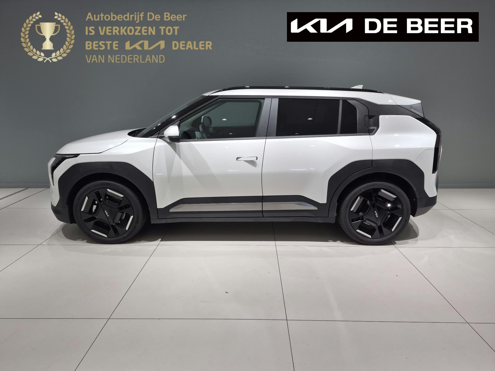 KIA Ev3 81,4 kWh 204pk Plus 19 inch LMV VOORRAAD!, Auto's, Stof, 33 min, Wit, Origineel Nederlands