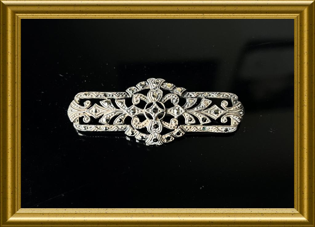 Oude zilveren broche met markasietjes, Sieraden, Tassen en Uiterlijk, Antieke sieraden, Ophalen of Verzenden, Zilver, Broche