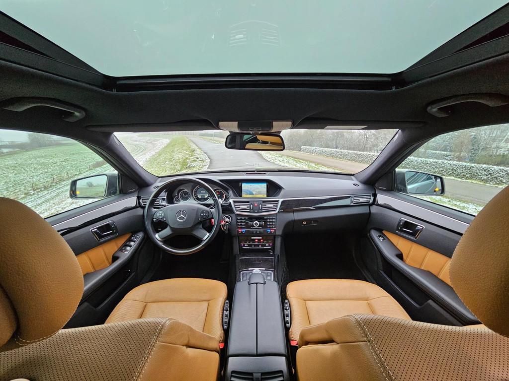 Mercedes-Benz E-klasse 300 CDI Avantgarde | Dealer Onderhoud, Auto's, Mercedes-Benz, Automaat, Euro 5, Gebruikt, 197 €/maand