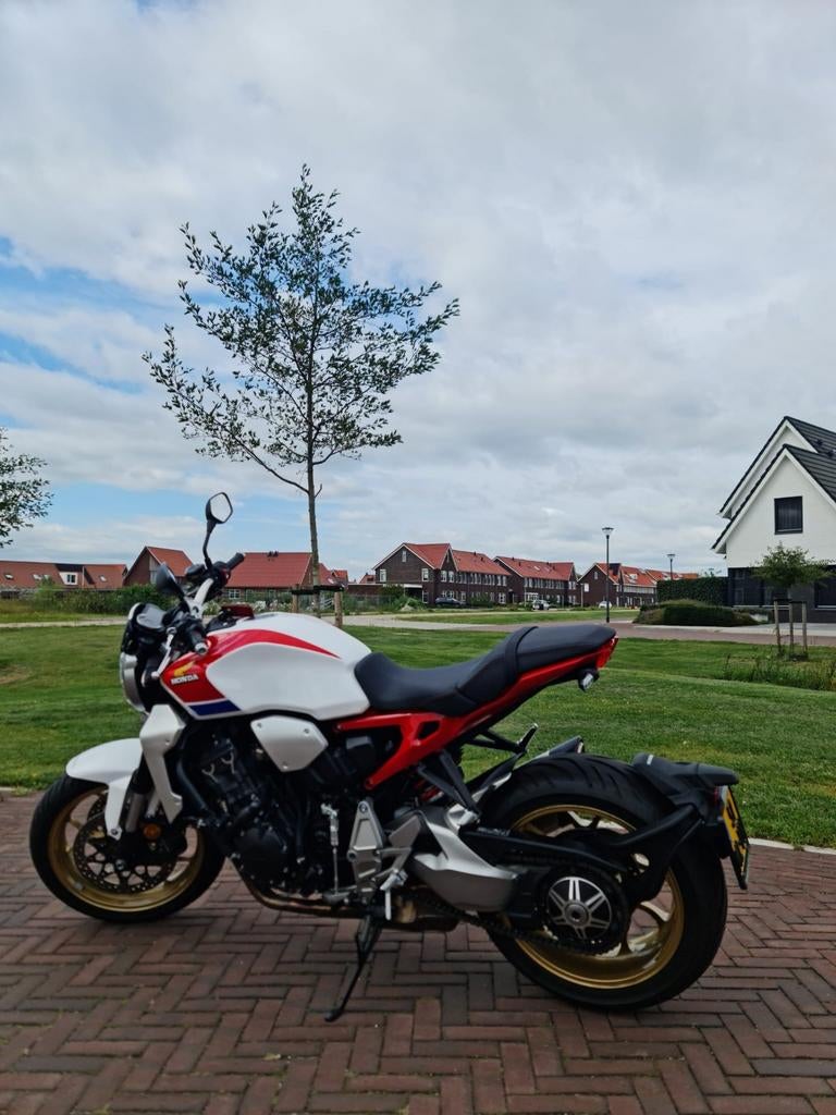 Honda CB 1000 R+ HRC uitvoering NEO, Motoren, 4 cilinders, Particulier, Handvatverwarming, Handgeschakeld