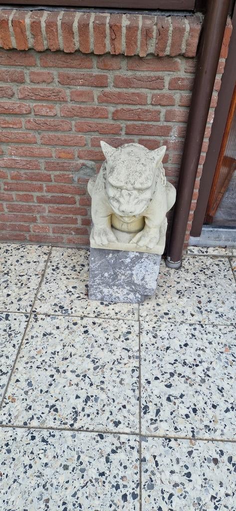 2 stenen hondenbeelden met sokkels, Tuin en Terras, Tuinbeelden, Ophalen