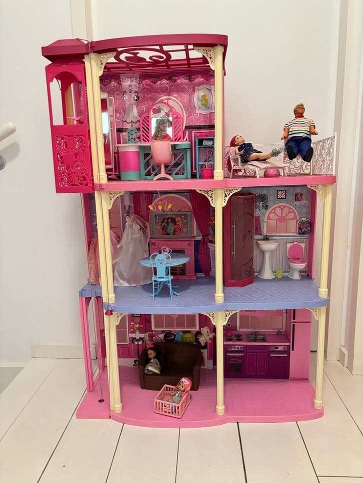 Groot Barbie Droomhuis met Meubels en Poppen, Kinderen en Baby's, Speelgoed | Poppenhuizen, Ophalen, Gebruikt, Poppenhuis