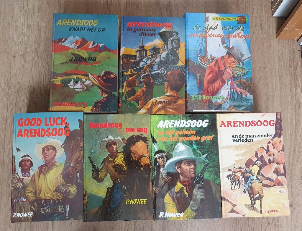Arendsoog boeken, Boeken, Ophalen of Verzenden, Gelezen