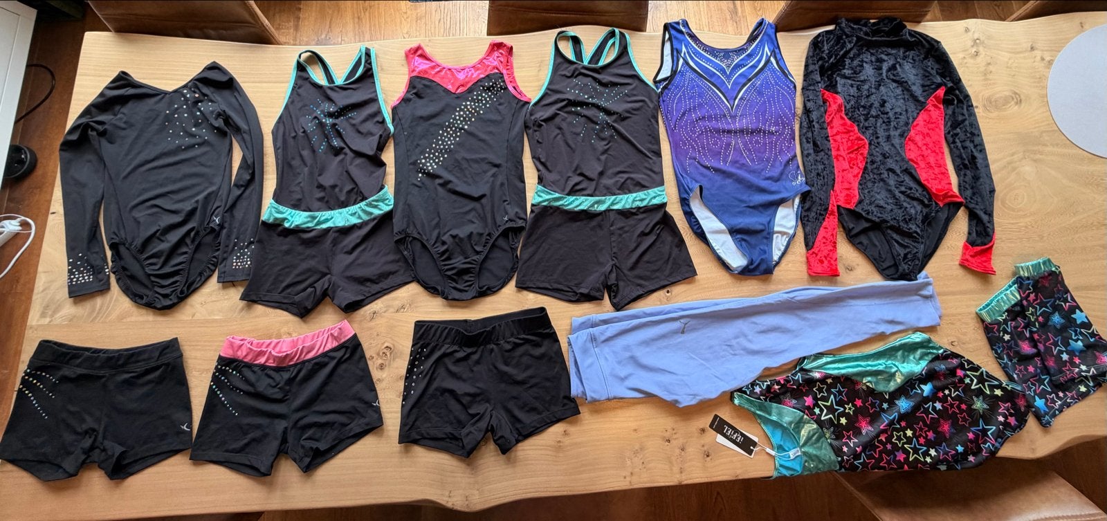 Groot pakket turnpakjes en sportkleding (maat 140-176), Ophalen, Meerkleurig, Overige typen, Maat 34 (XS) of kleiner