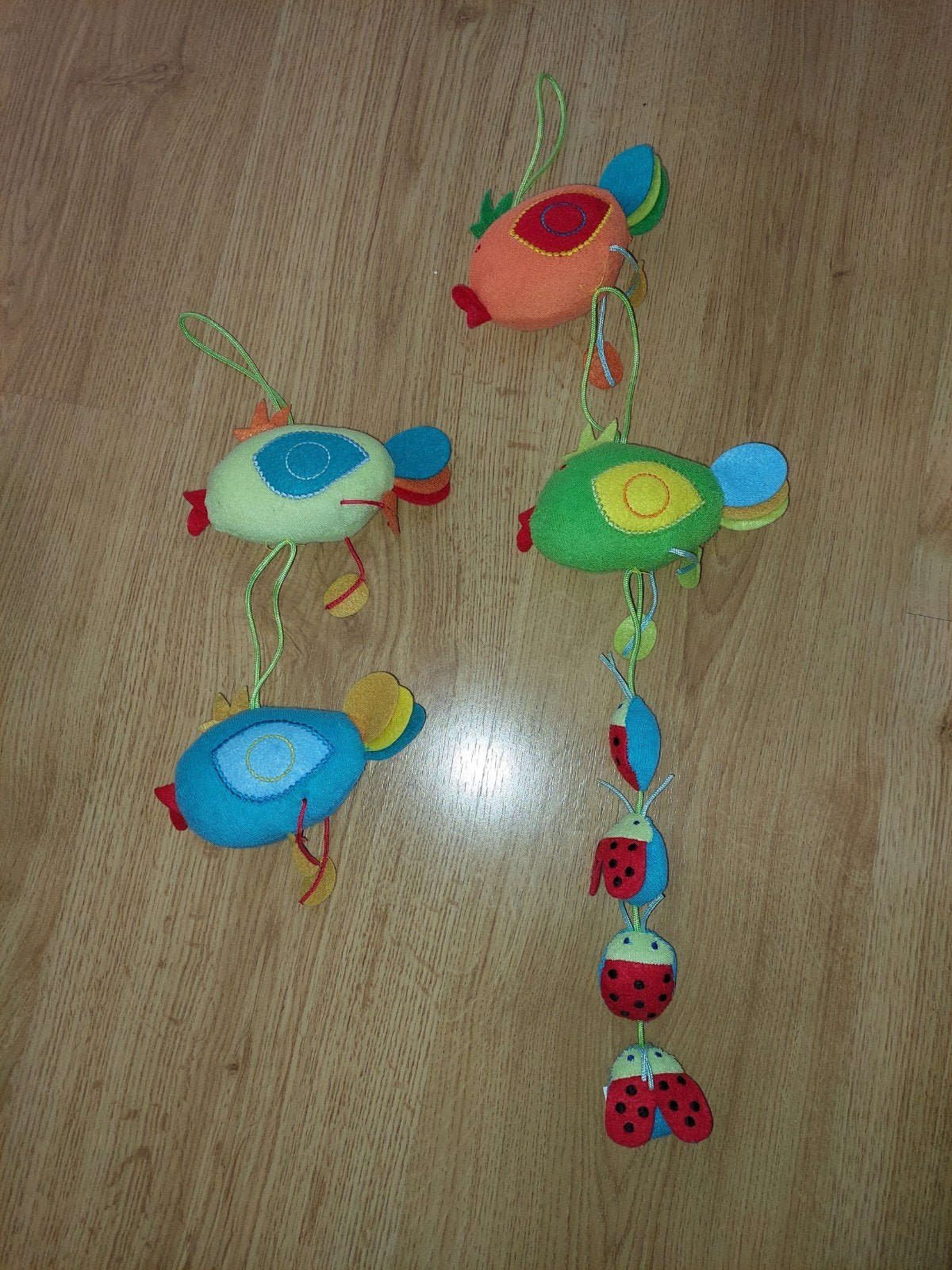 2 vrolijke hangers voor boven wiegje of box zgan!, Ophalen of Verzenden, Zo goed als nieuw, Overige typen