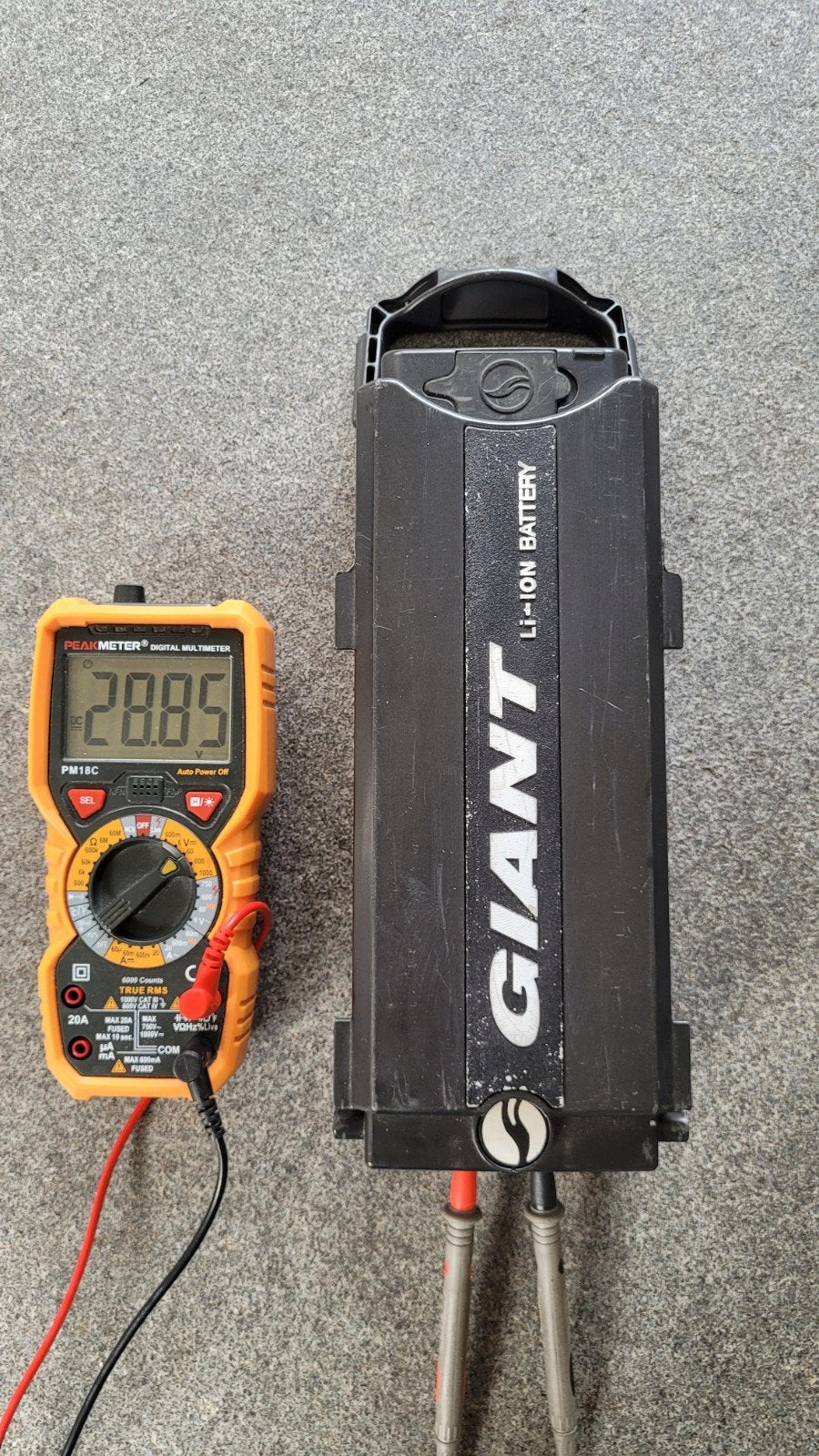 Giant Twist 26V revisie accu 17,5 Ah + nieuwe acculader, Fietsen en Brommers, Fietsaccessoires | Fietsaccu's, Ophalen of Verzenden