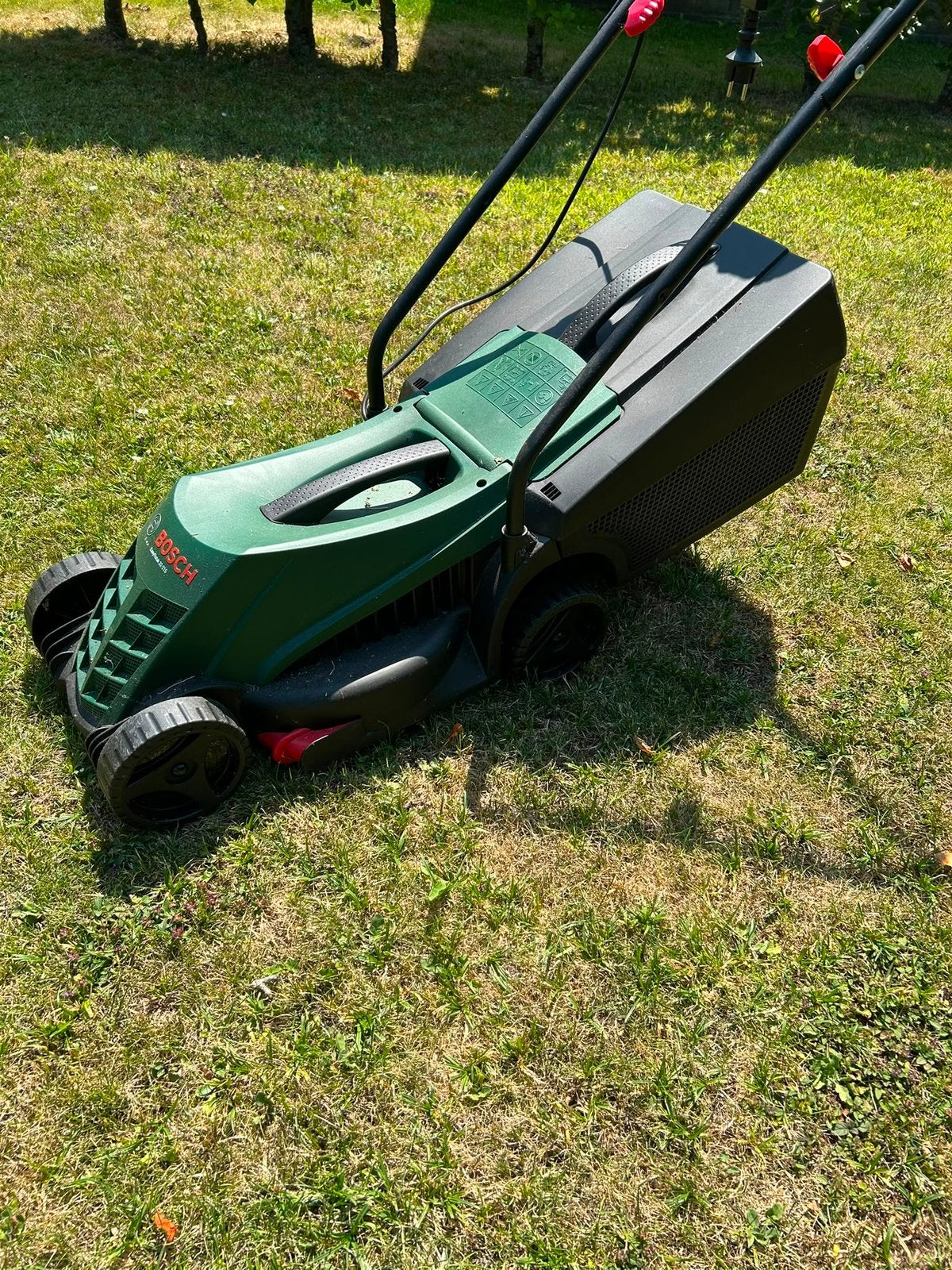 Bosch Elektrische grasmaaier., Tuin en Terras, Grasmaaiers, Ophalen, Cirkelmaaier, Elektrische grasmaaier, Zo goed als nieuw