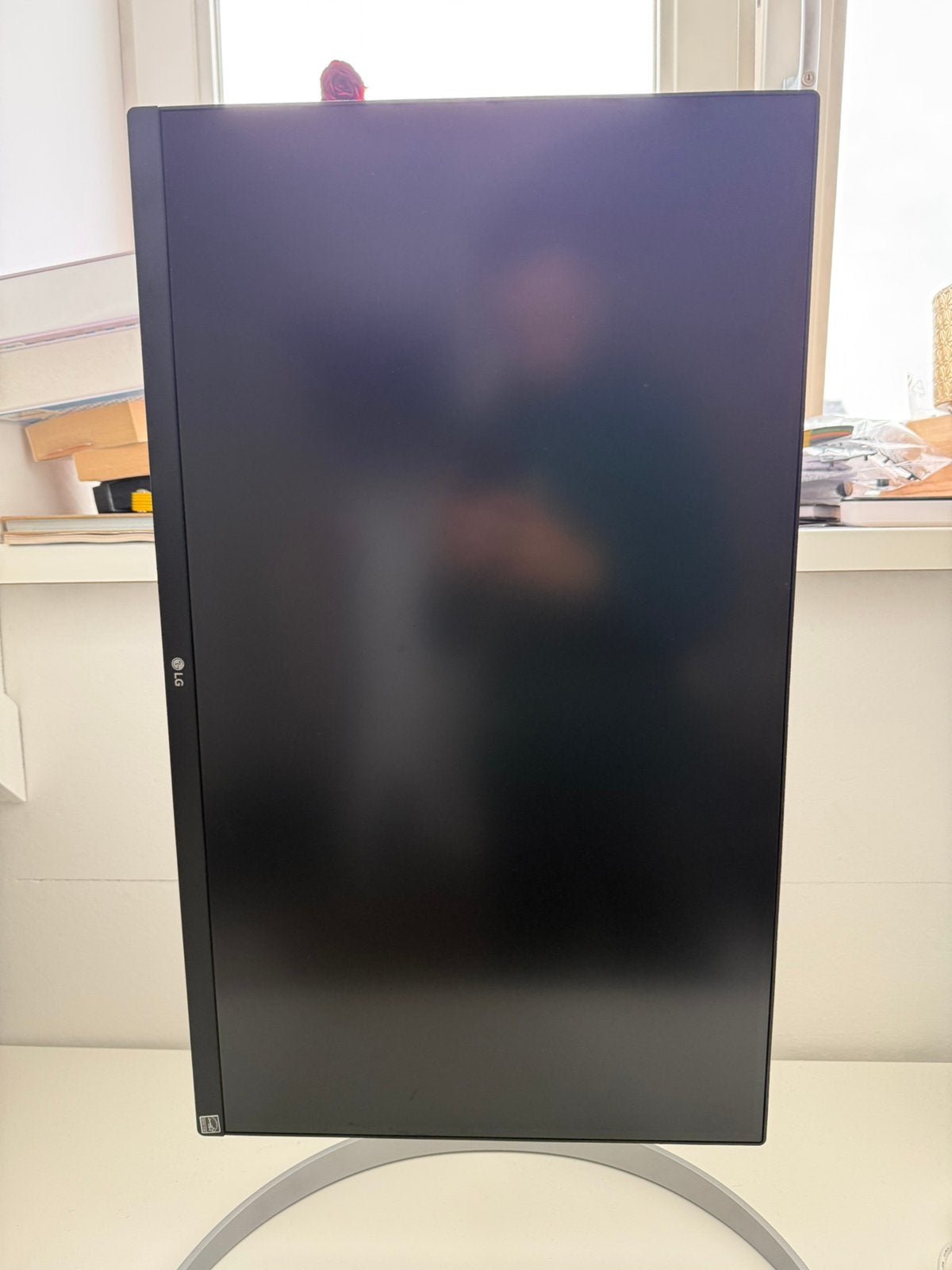 Foto 4 van LG 27" UHD 4K IPS-monitor met VESA DisplayHDR