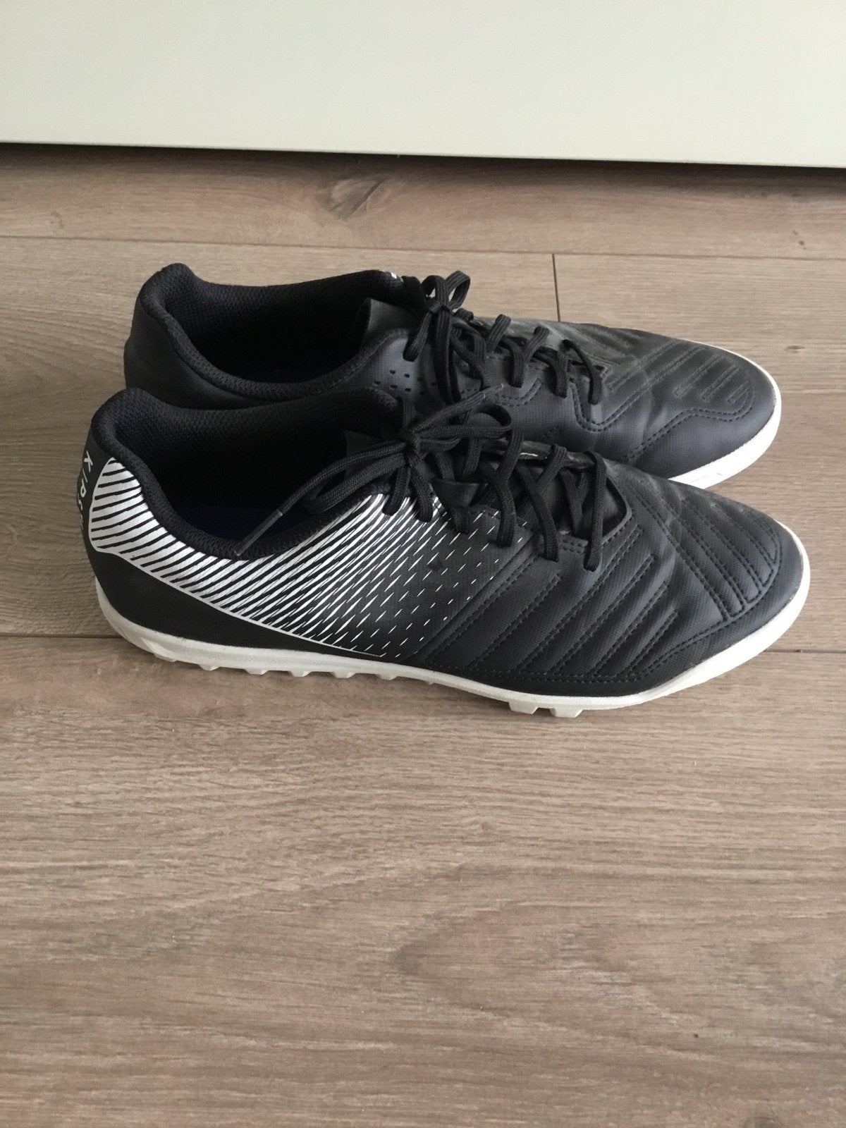 Kipsta voetbalschoenen, maat 41 zwart, Maat XS of kleiner, Schoenen, Ophalen of Verzenden, Zo goed als nieuw