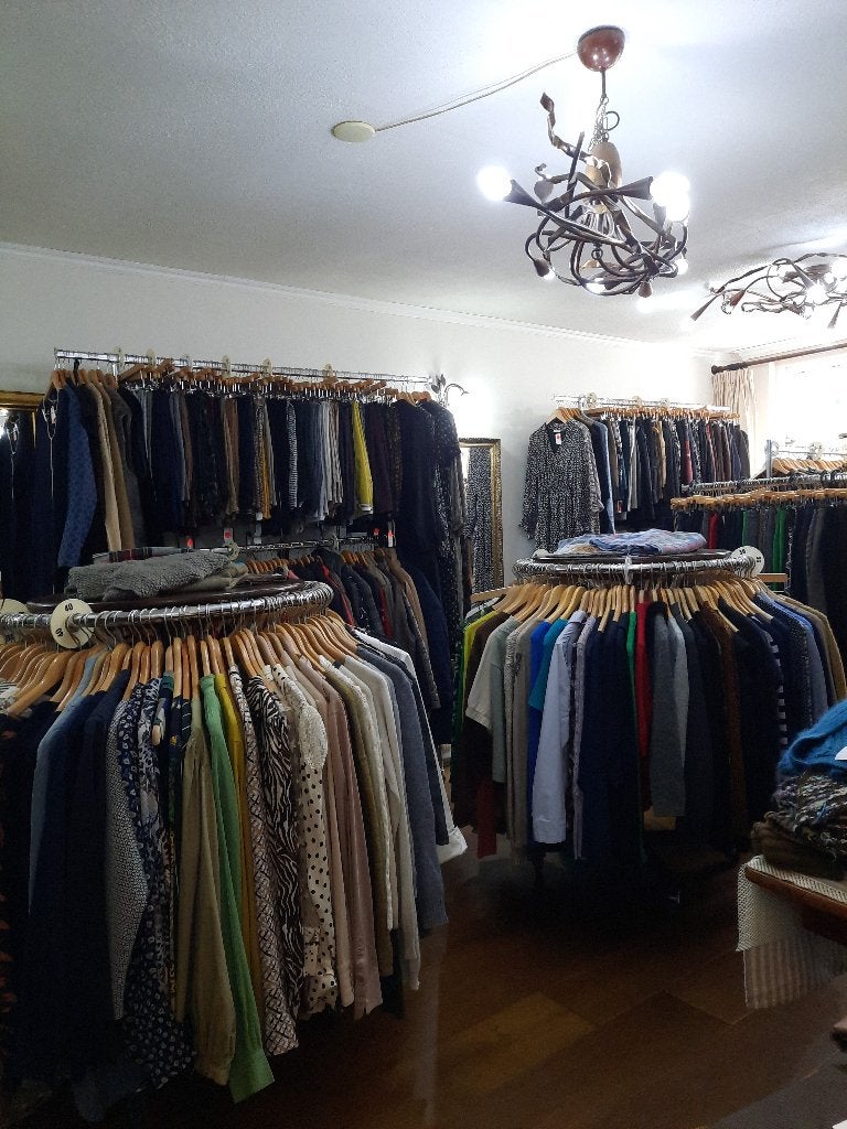 opkoper dames merk kleding, nieuw met prijskaartje, 75 stuks, Ophalen, Nieuw, Bindersestraat 31A, 5701 SX Helmond, Blauwelantaarn@gmail.com
