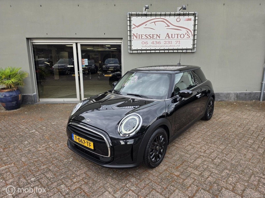 Mini Mini 1.5 Cooper Classic Camera/Sport stoelen/Navi/NAP, Auto's, 136 pk, 4 stoelen, Leder en Stof, Origineel Nederlands