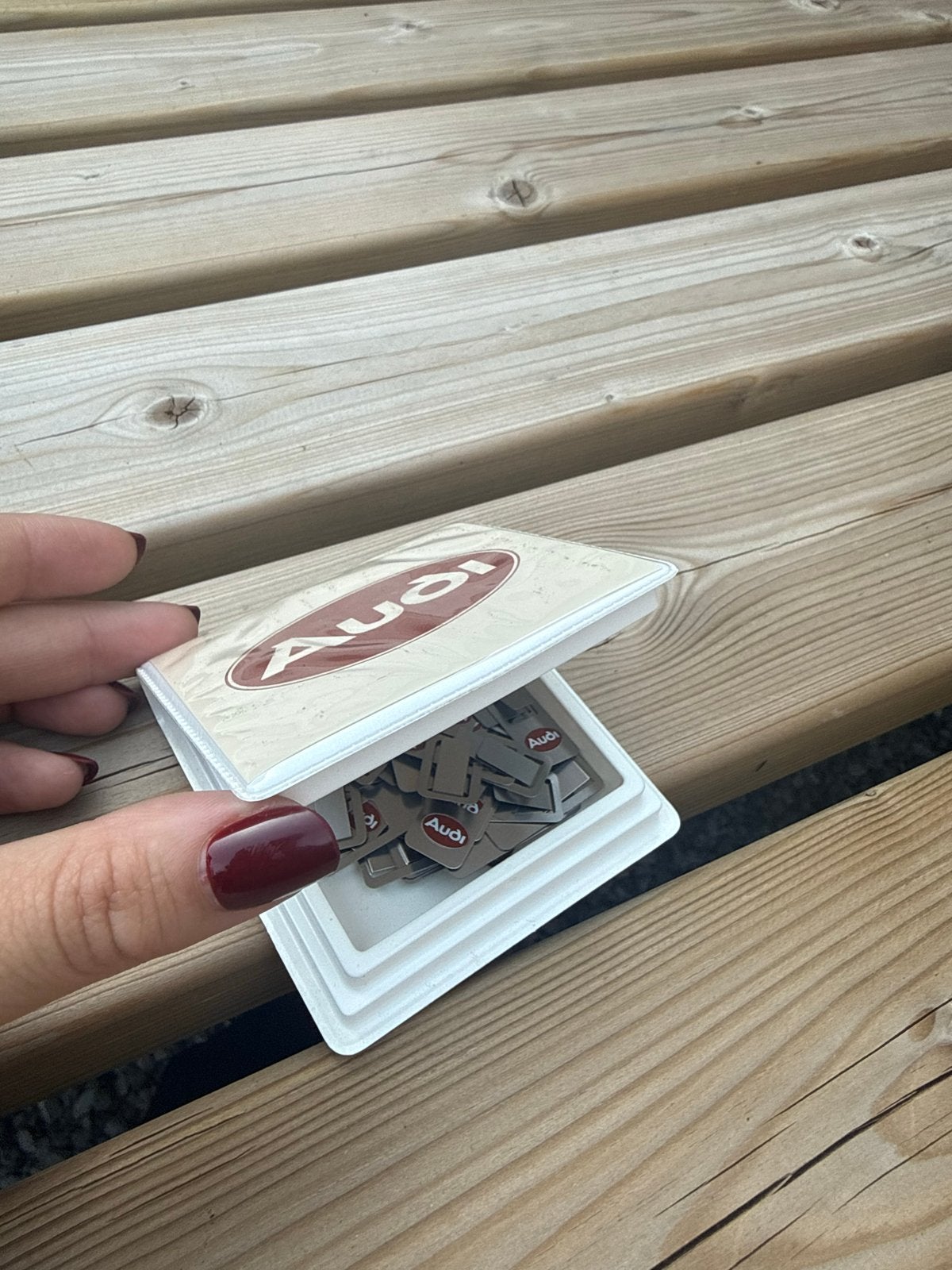Audi paperclips in doosje - Nieuw, Verzamelen, Ophalen of Verzenden, Nieuw, Auto's