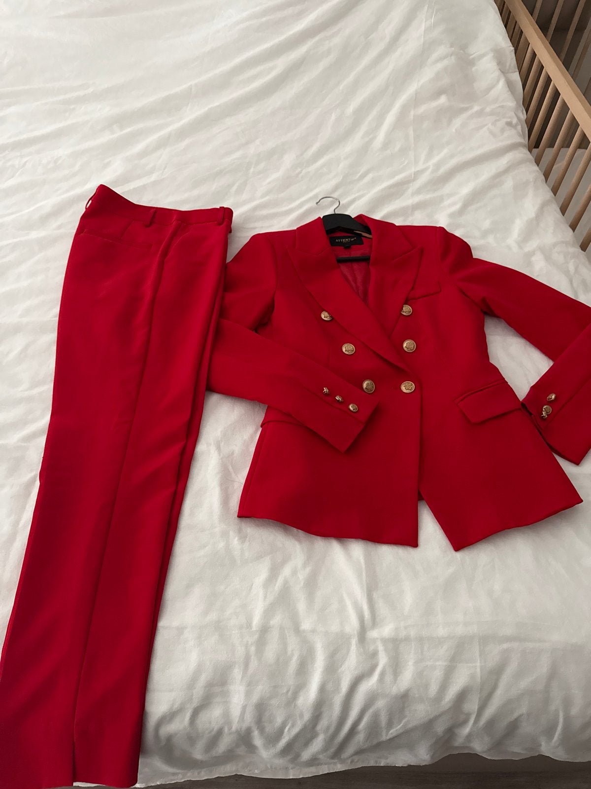 Attentif Paris Rood Kostuum - Jasje en Broek Maat 36 (S), Kostuum of Pak, Ophalen of Verzenden, Zo goed als nieuw, Maat 36 (S)