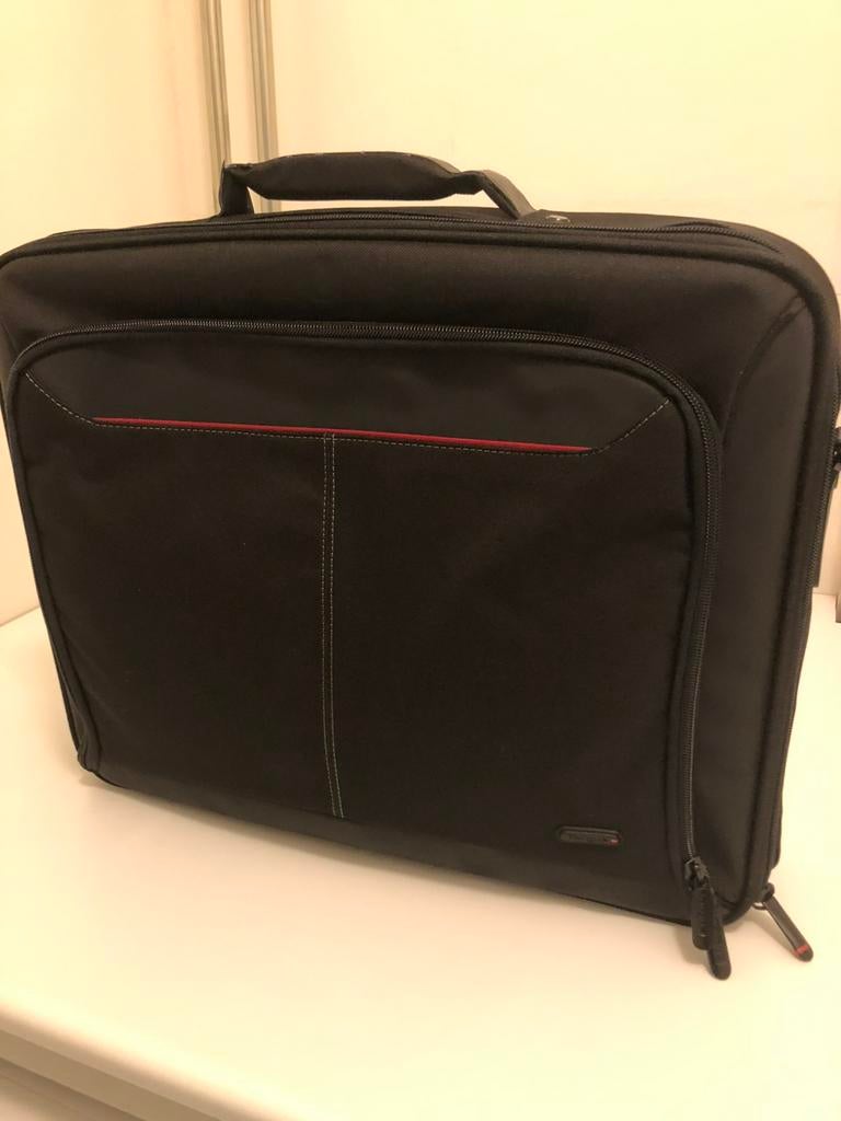 Laptoptas van het merk Tangus, Ophalen of Verzenden, 17 inch of meer, Zo goed als nieuw