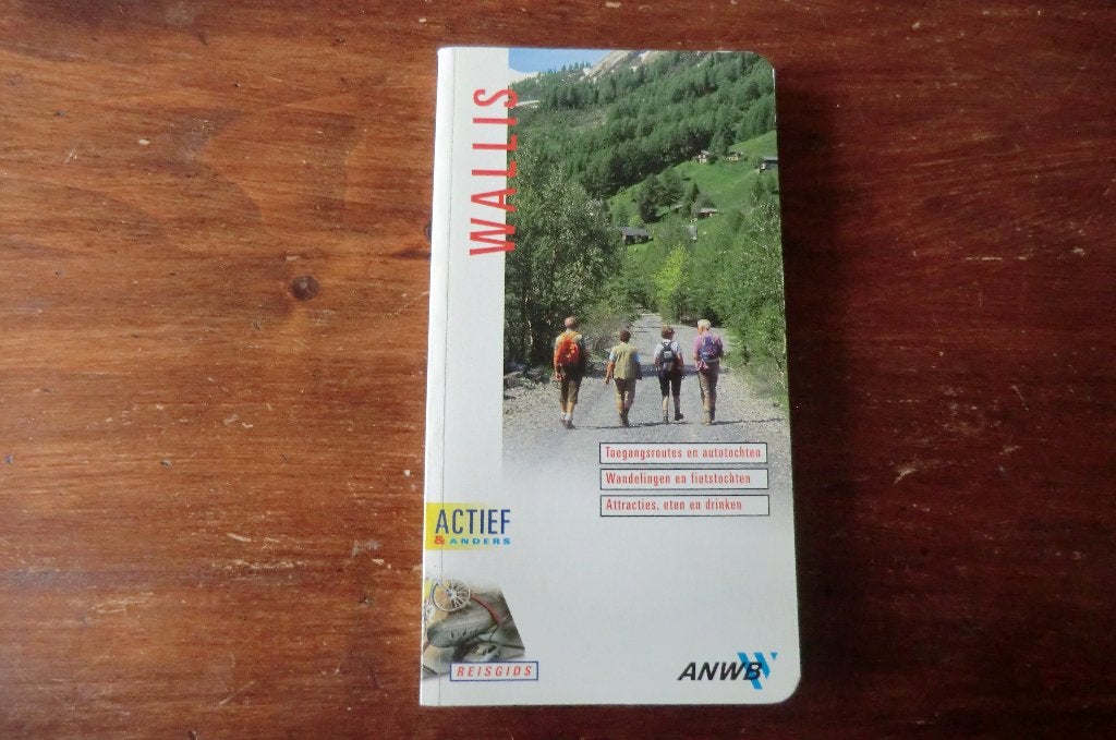 reisgids - Wallis - ANWB actief & anders (2005), Boeken, Reisgidsen, Gelezen, Europa, Ophalen of Verzenden, Reisgids of -boek