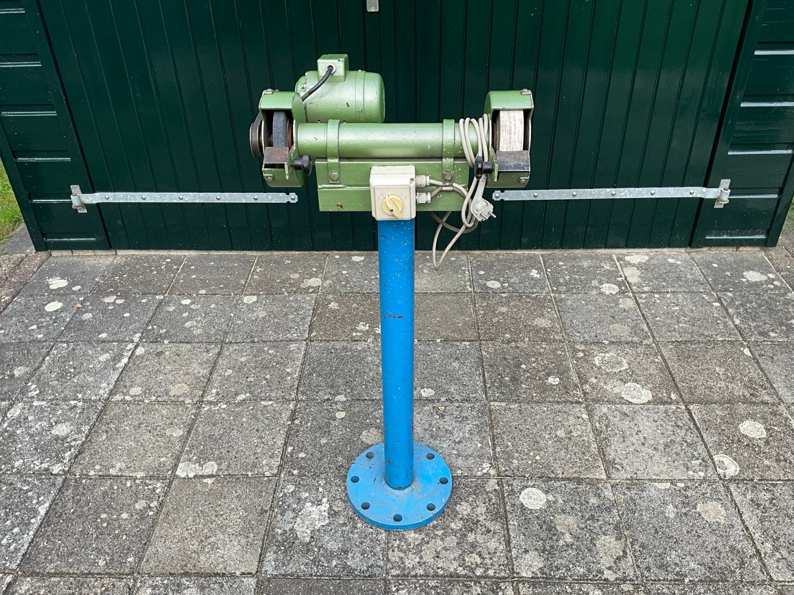 Slijpmachine op stalen voet - Goede staat, Ophalen, Gebruikt, Minder dan 700 watt, Werkbankslijpmachine