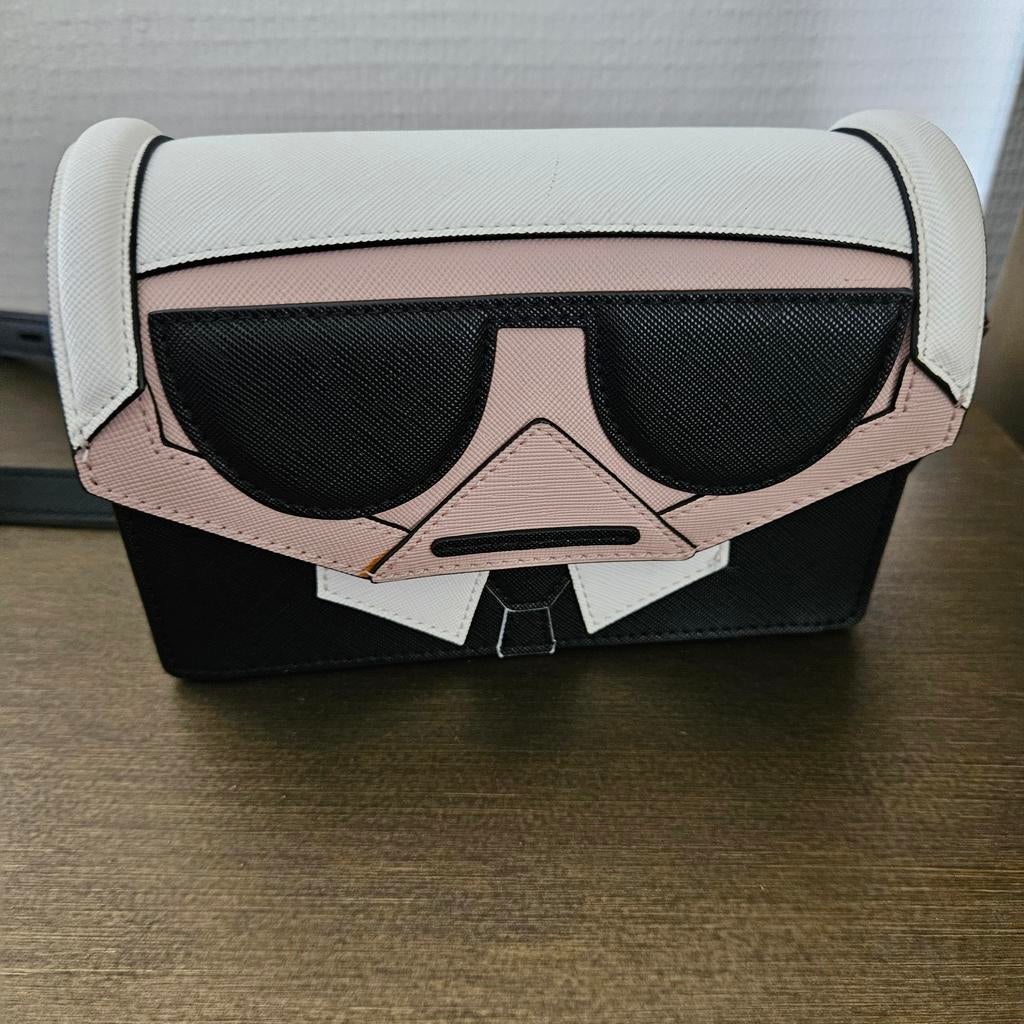 Karl Lagerfeld Ikonik tas, Sieraden, Tassen en Uiterlijk, Tassen | Damestassen, Ophalen of Verzenden, Zo goed als nieuw, Zwart