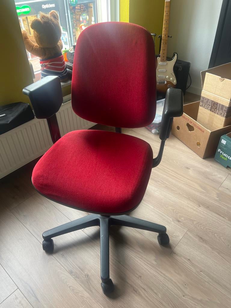Rode bureaustoel Ahrend, Ophalen, Gebruikt, Rood, Bureaustoel