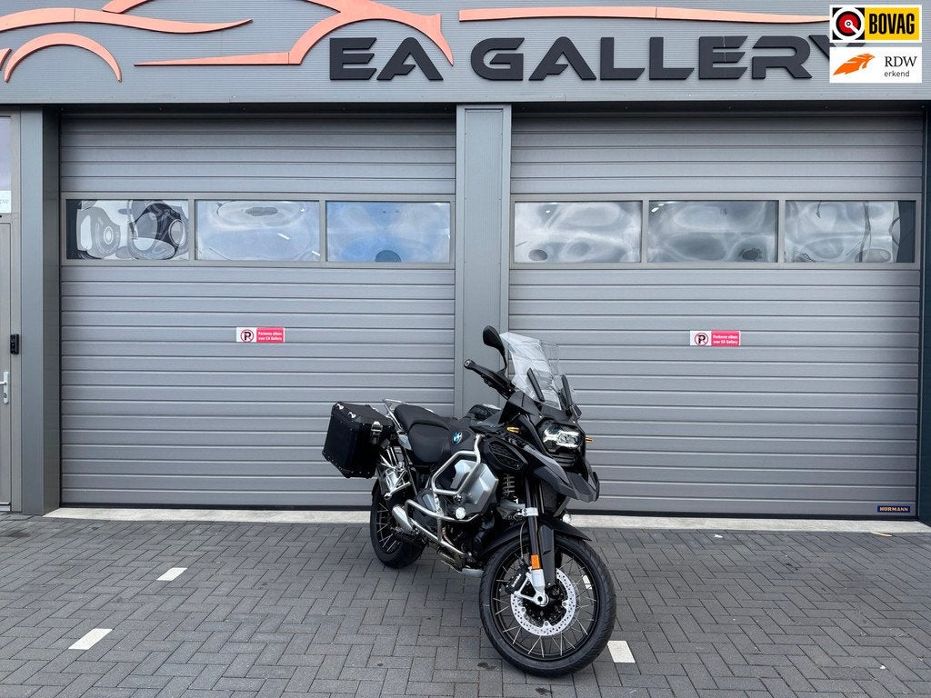 BMW All-Road R 1250 GS Adventure Triple Black BOMVOL, Motoren, Einsteinlaan 5
2289 CC  Rijswijk, NL, 1254 cc, Bedrijf, Handvatverwarming