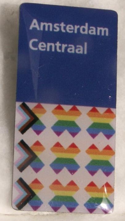 Pin Amsterdam Centraal uitgegeven door NS, Ophalen of Verzenden, Nieuw, Trein, Boek of Tijdschrift