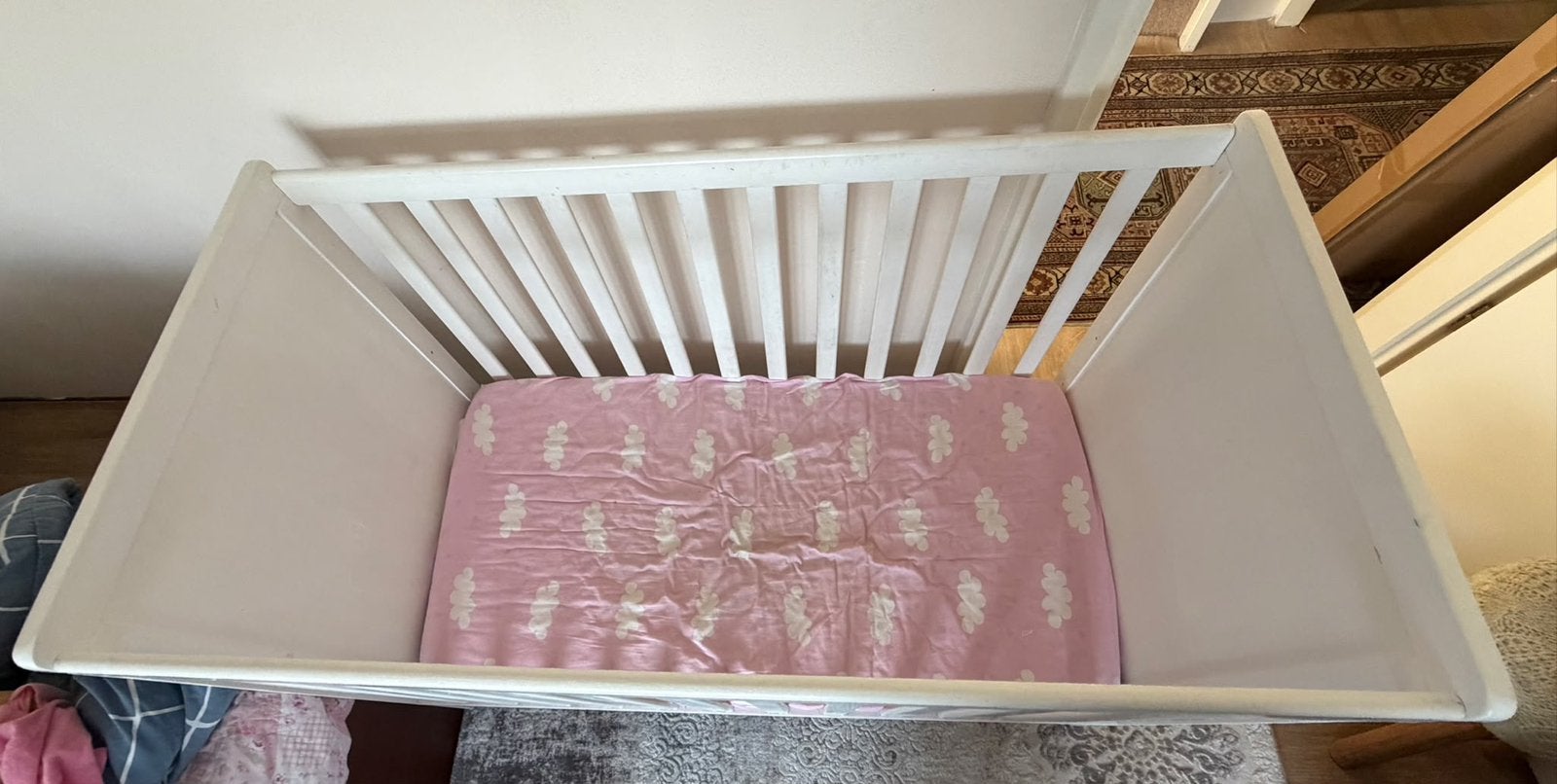 Babybed inclusief matras, Kinderen en Baby's, Babywiegjes en Ledikanten, Ophalen, Zo goed als nieuw, Ledikant