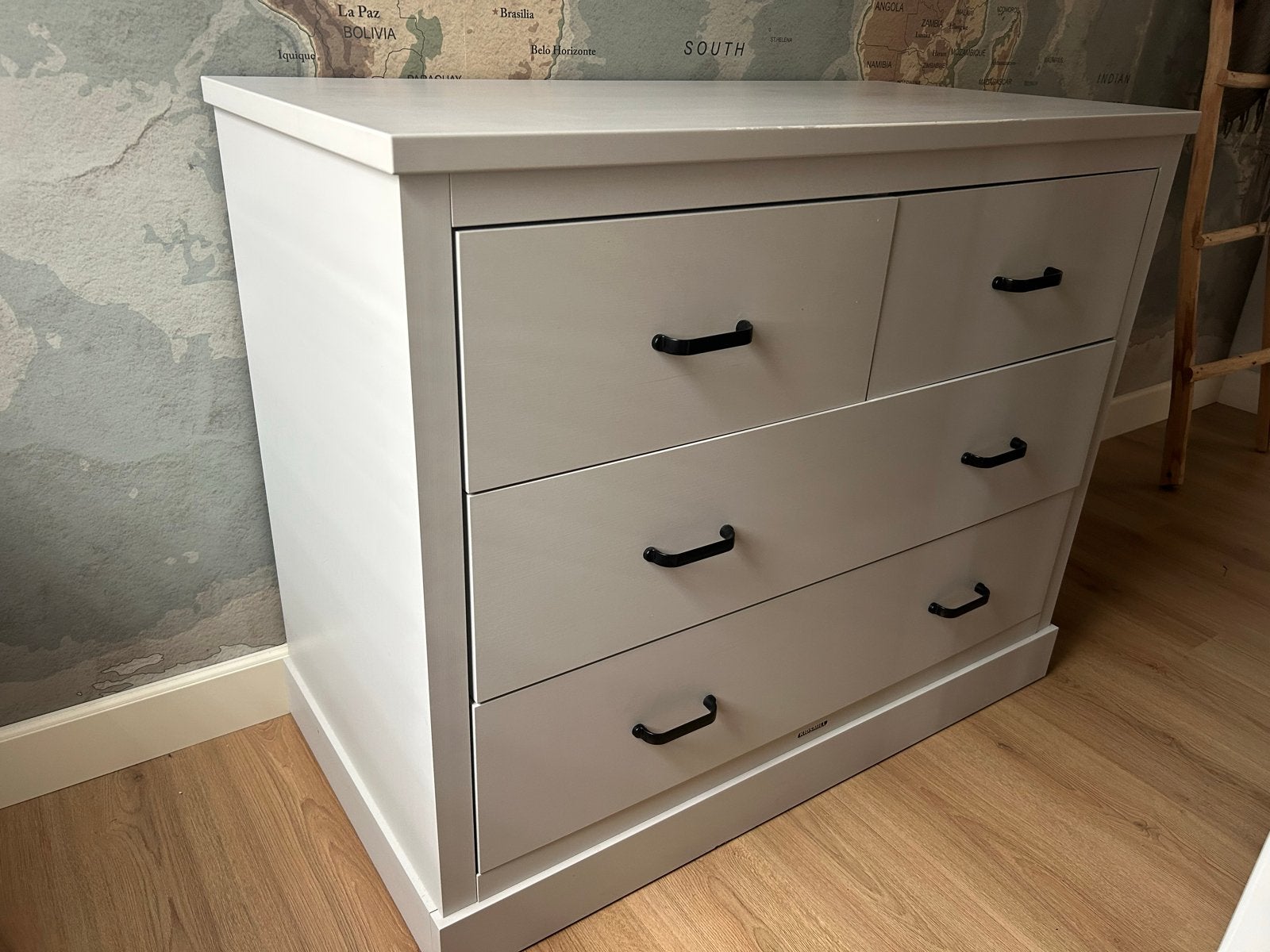 Lichtgrijze Kidsmill Newport commode/ladekast - Gebruikt, Ophalen, Gebruikt, 100 tot 150 cm, 50 tot 100 cm
