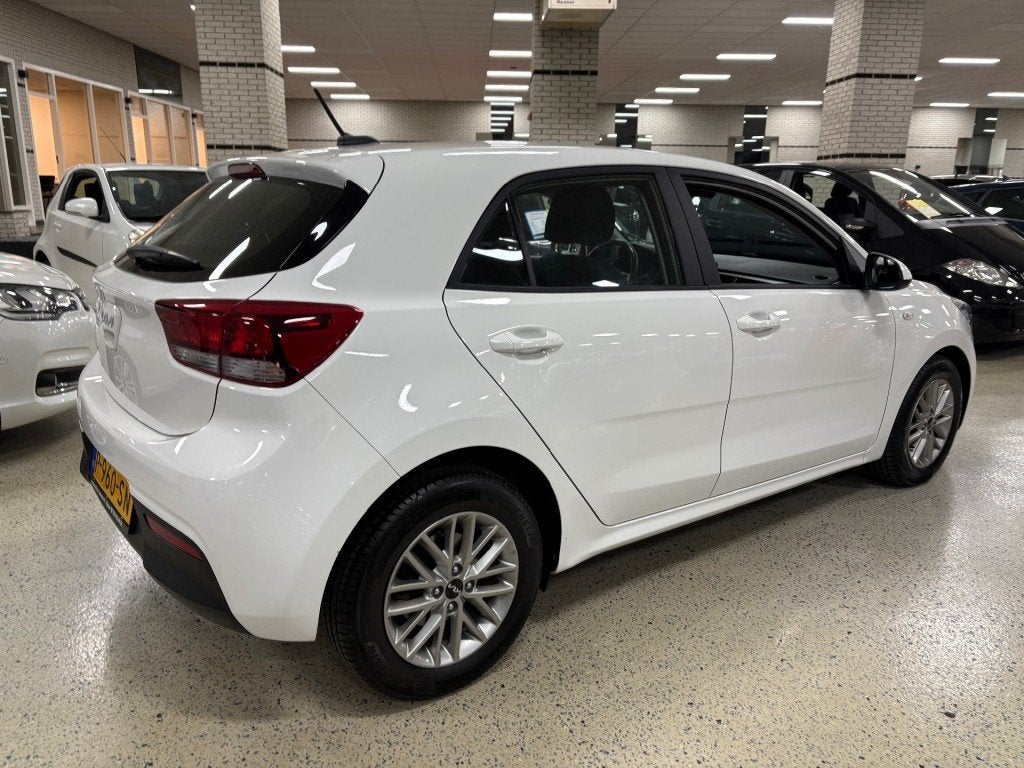 Kia RIO 1.0 T-GDI MHEV Multimedia PDC CAM Cruise NL NAP, Auto's, Voorwielaandrijving, Gebruikt, Huisgarantie, Met garantie (alle)