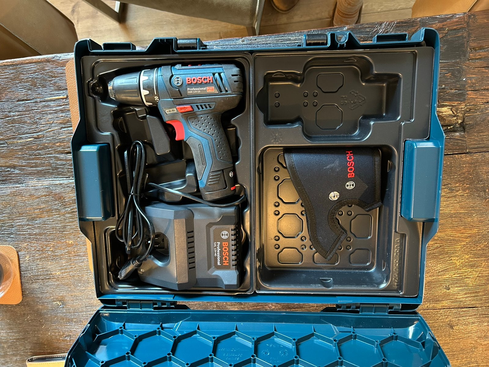 Bosch Professional GSR 12V-15 Accuboormachine, Ophalen, Variabele snelheid, Minder dan 400 watt, Zo goed als nieuw