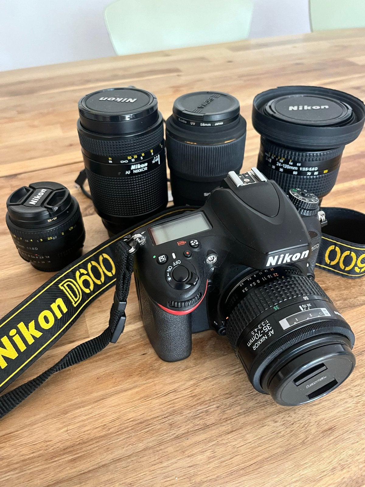 Nikon D600 met 5 lenzen en accessoires, Ophalen, Gebruikt, Autofocus, Nikon