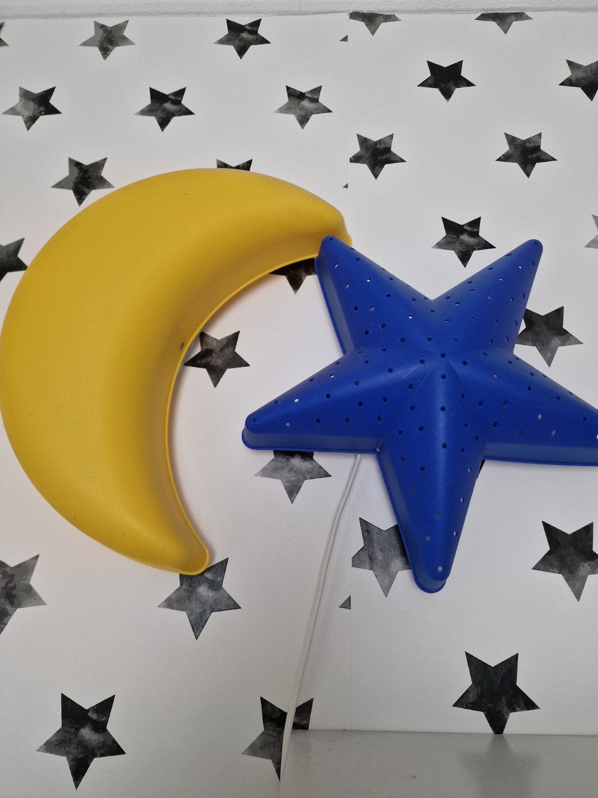 Twee leuke kunststof wandlampen van Ikea, Ophalen of Verzenden, Zo goed als nieuw, Kunststof, Minder dan 50 cm