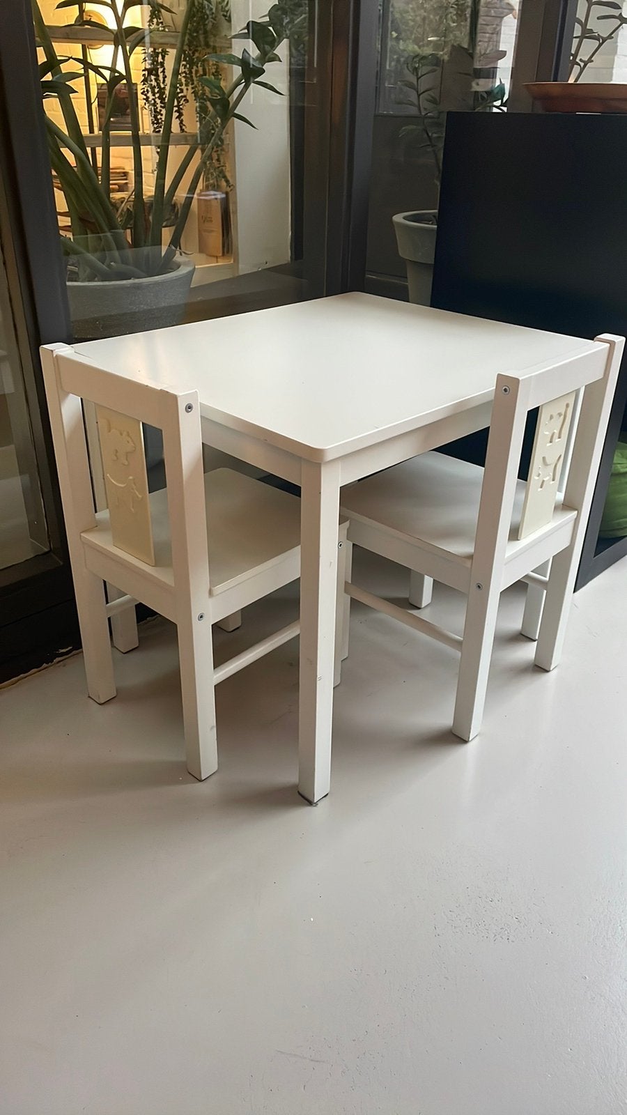 Kinder tafeltje met 2 stoeltjes, Kinderen en Baby's, Kinderkamer | Tafels en Stoelen, Ophalen, Zo goed als nieuw, Tafel(s) en Stoel(en)