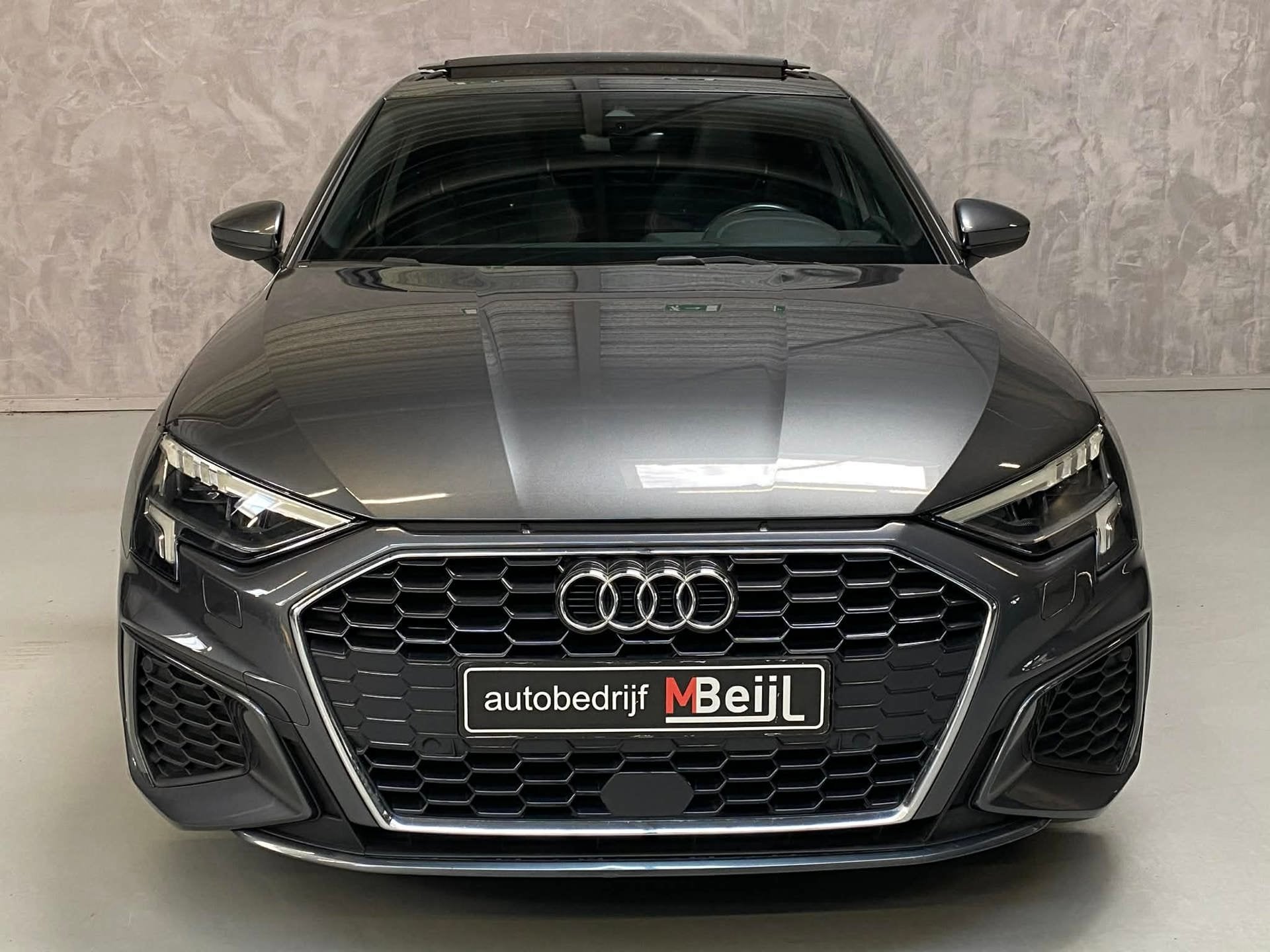 Audi A3 Limousine 30 TFSI S edition /3 X S-Line /Pano /Carpl, Gebruikt, 23 km/l, Origineel Nederlands, Bedrijf