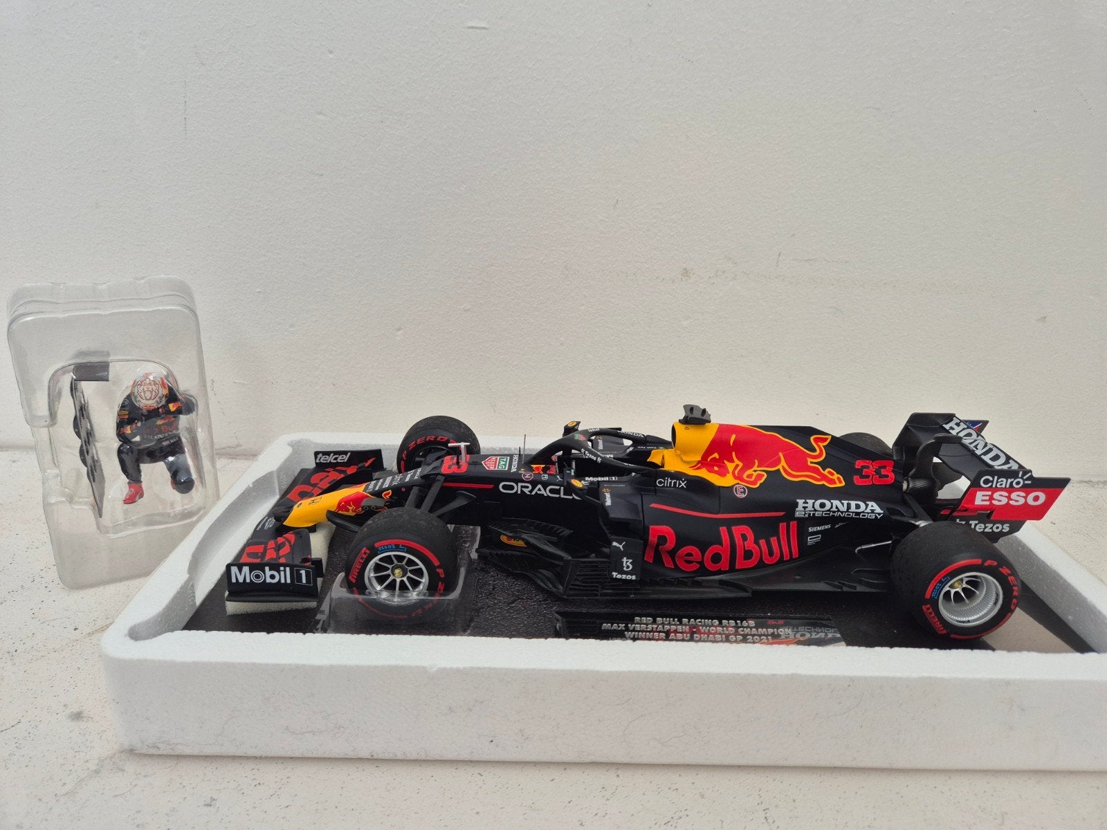 max verstappen 1:18 world champion abu dhabi 2021 TE RUIL !!, Ophalen, Nieuw, Auto, MiniChamps