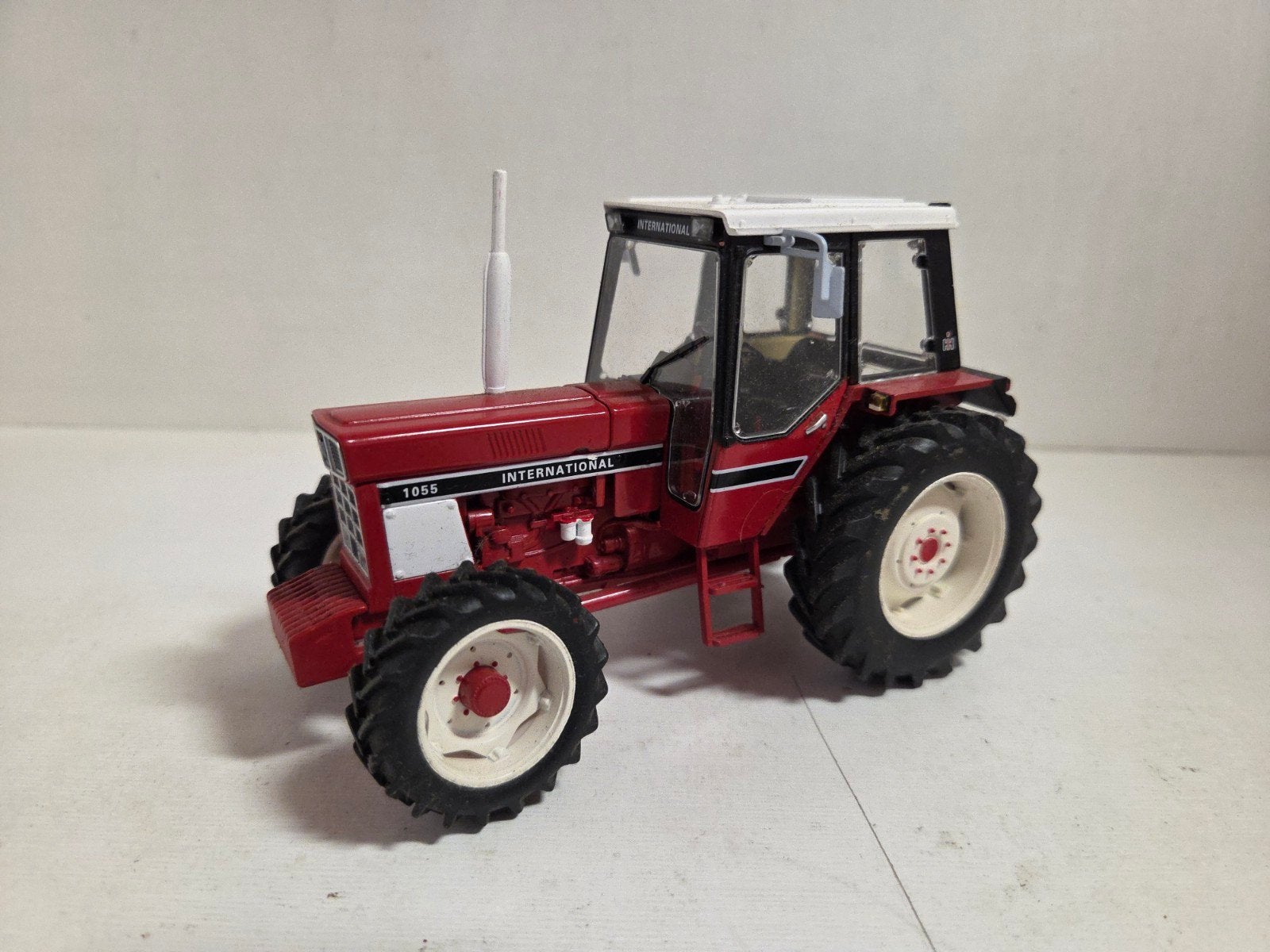 Replicagri International 1055 1:32, Overige merken, ., Tractor of Landbouw, Ophalen of Verzenden