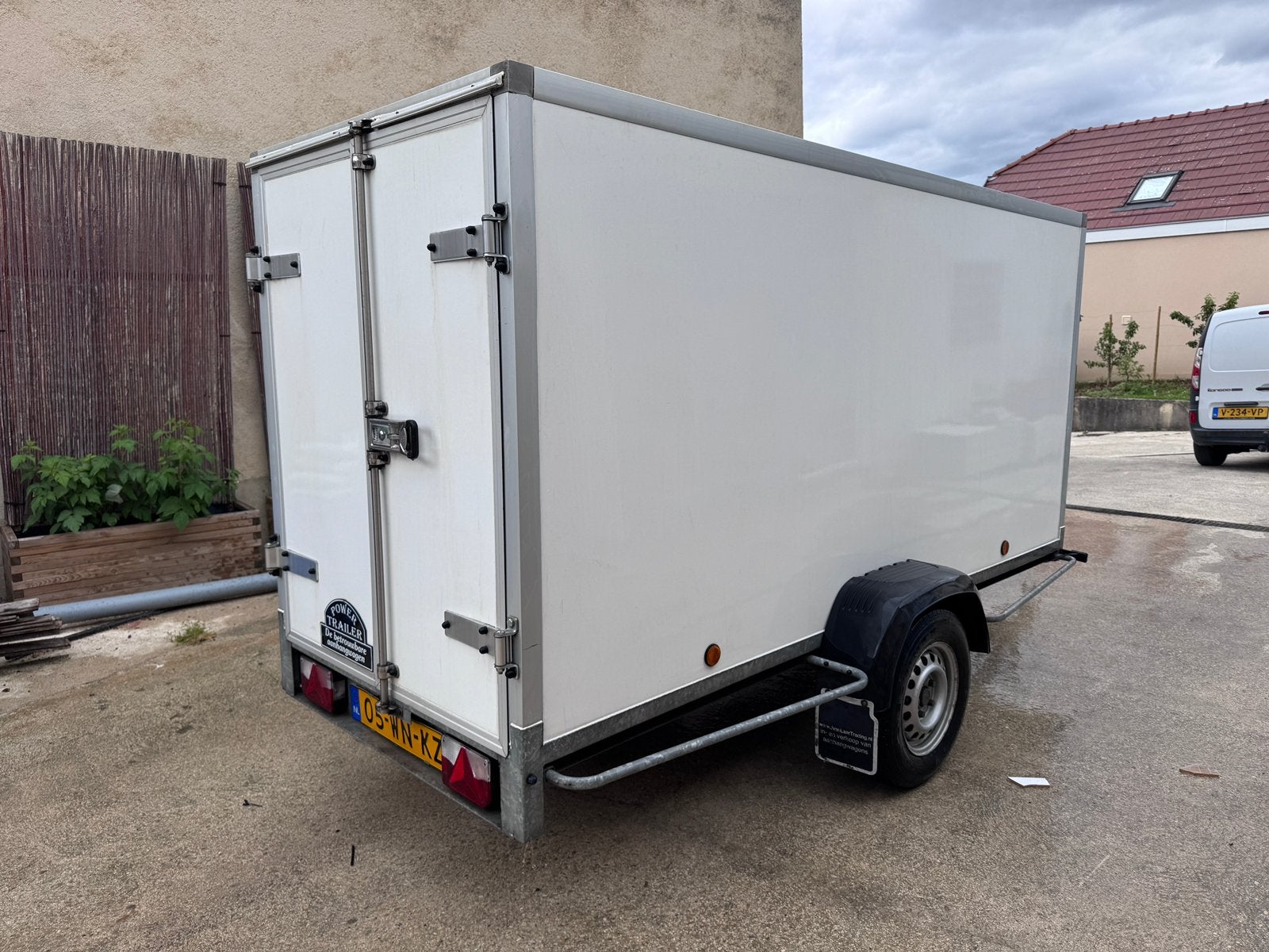 Aanhanger in goede staat op eigen kenteken 1350 kg, Auto diversen, Aanhangers en Bagagewagens, Verzenden, Zo goed als nieuw