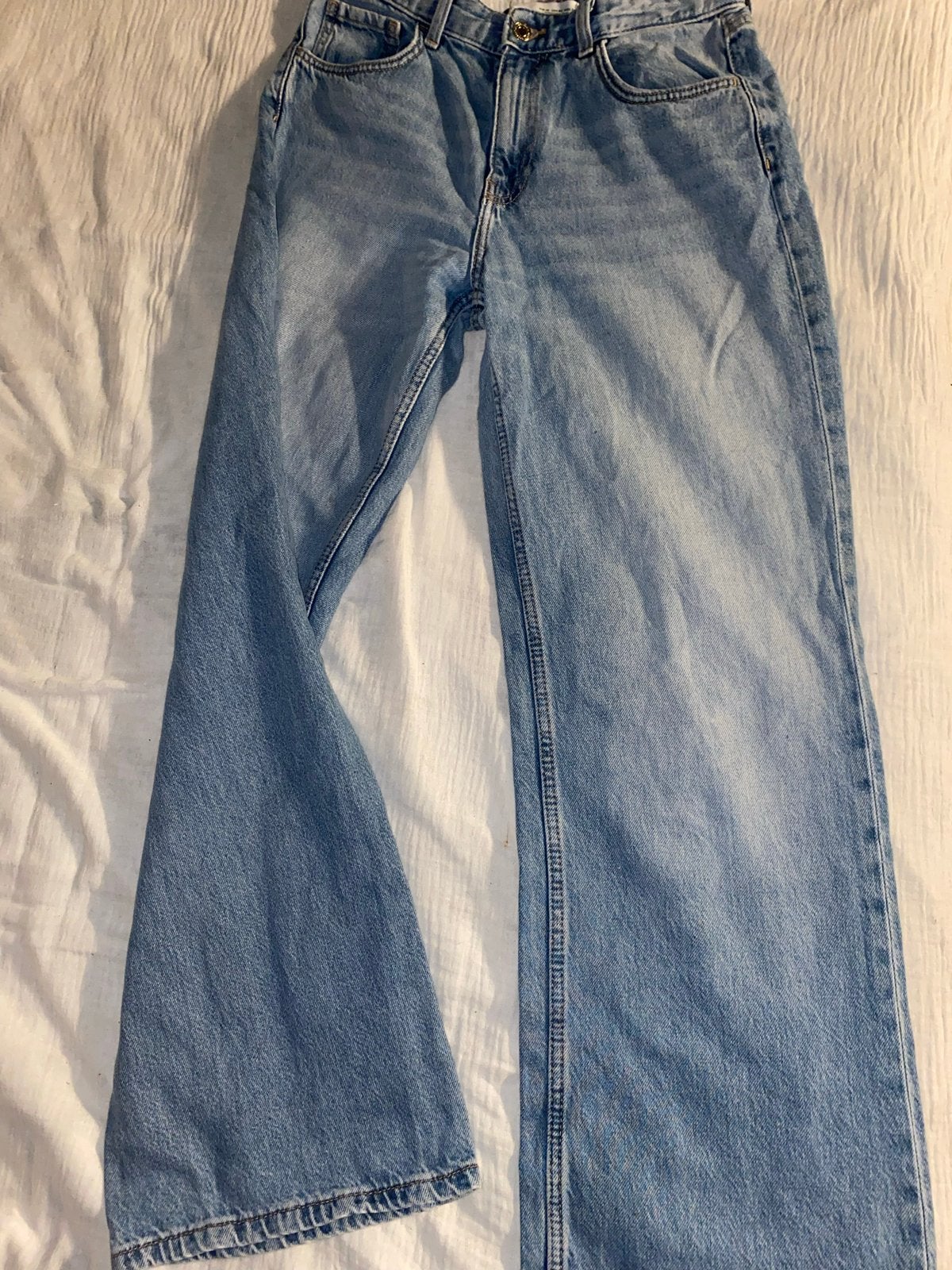 Bershka flared jeans maat 38, Ophalen of Verzenden, Zo goed als nieuw, Blauw, W30 - W32 (confectie 38/40)