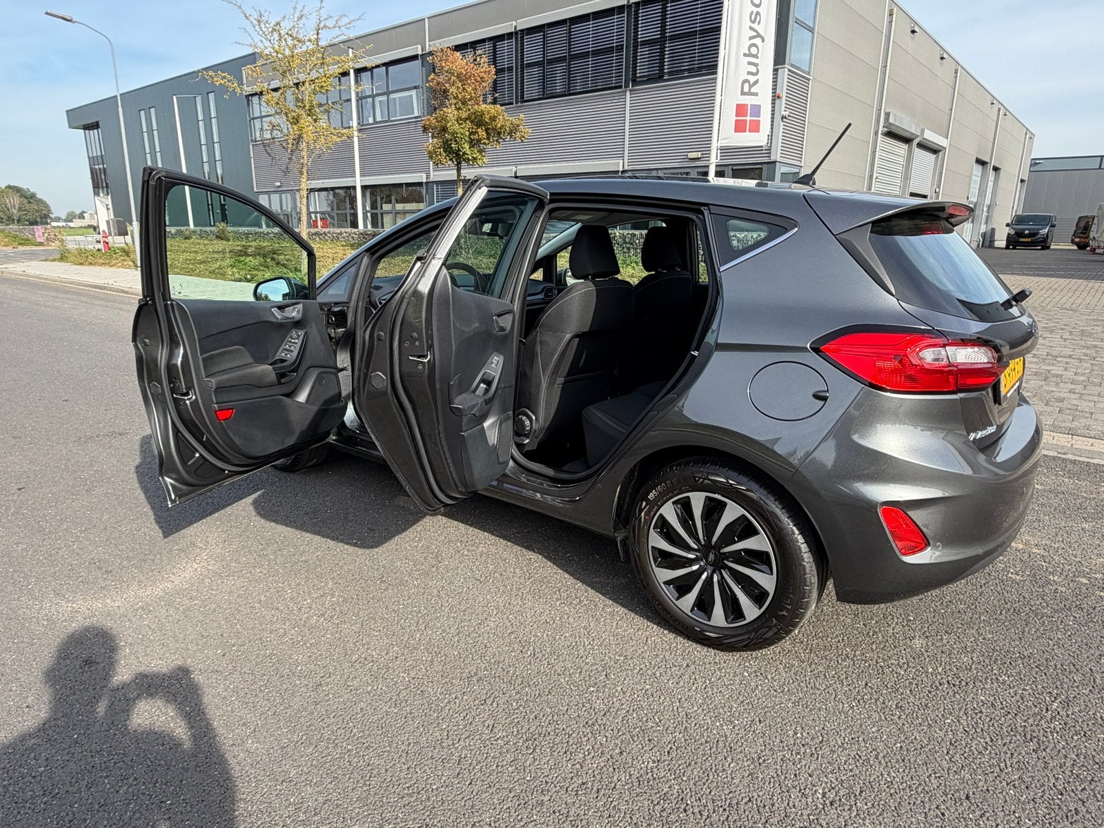 Foto 12 van Ford Fiësta 1.0 Ecoboost Hybrid Titanium 125pk 2023 Grijs