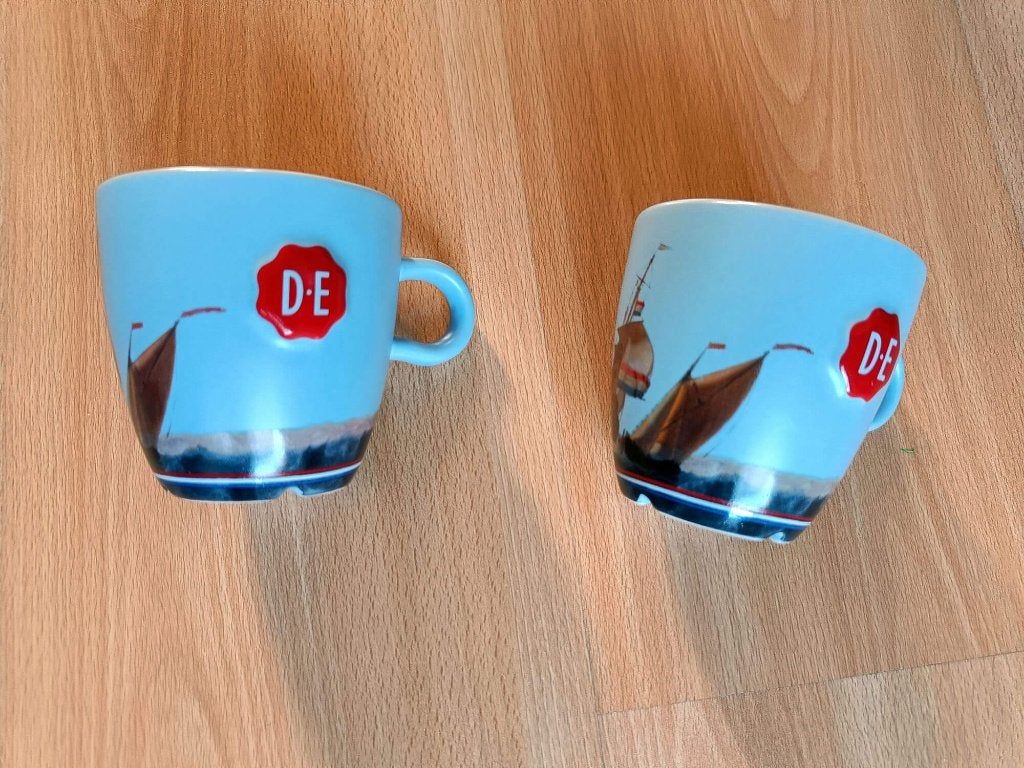 Douwe Egberts Oude Meester mokken, Nieuw, Ophalen of Verzenden, Overige stijlen, Kop(pen) en/of Schotel(s)