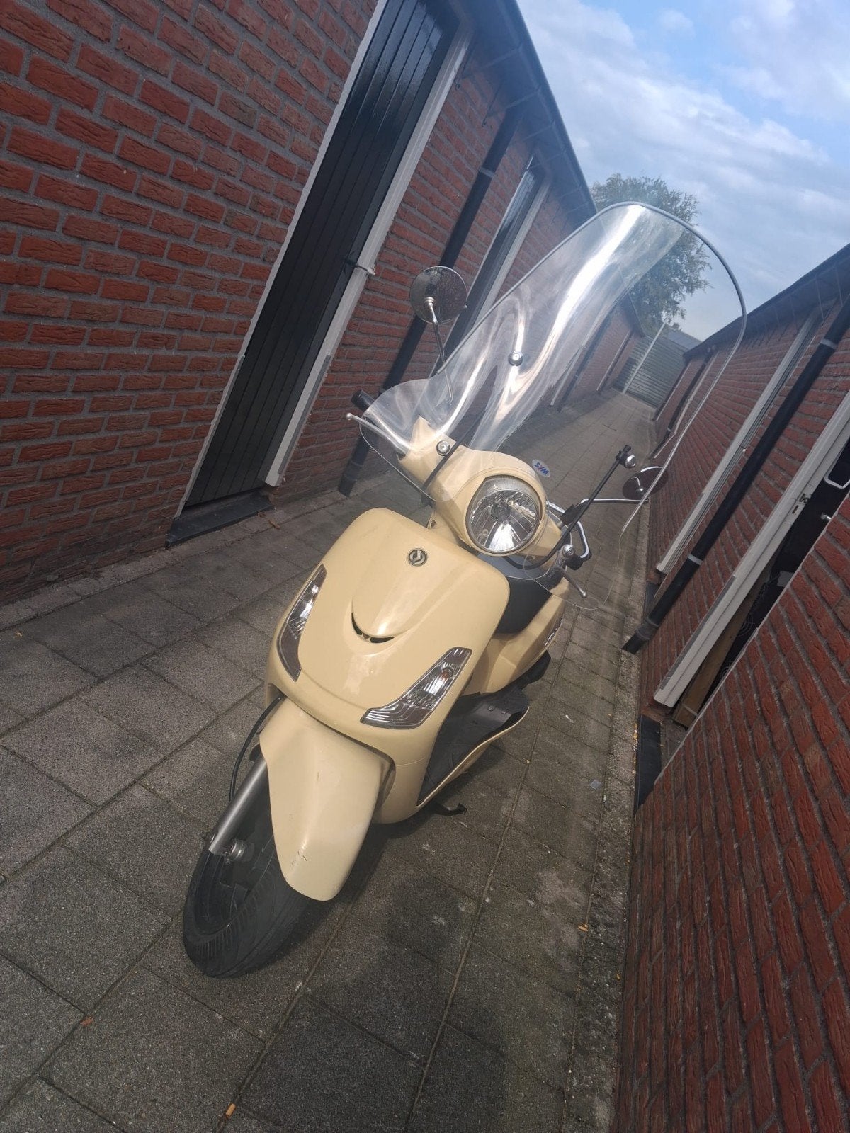 sym fiddle Scooter - Beige/Crème, Fietsen en Brommers, Ophalen, Gebruikt, Overige modellen, Benzine