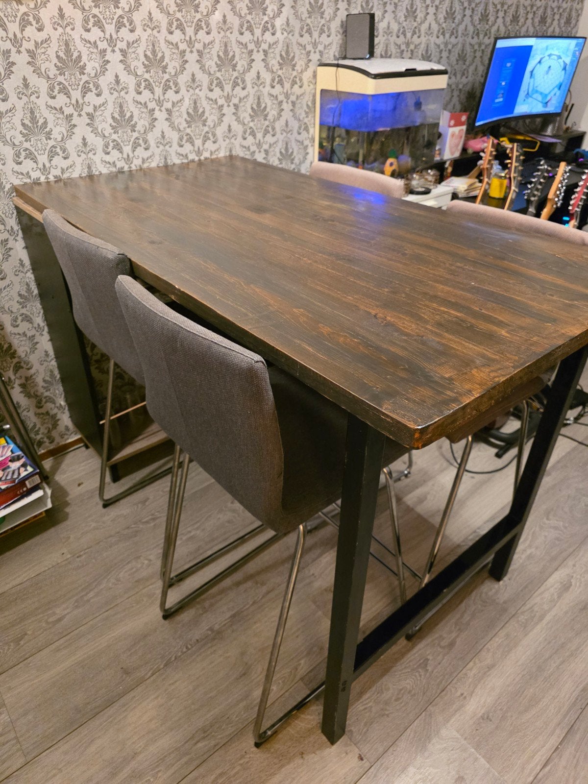 Robuuste Bartafel met onderkast. inclusief 4 stoelen, Huis en Inrichting, Gebruikt, 100 tot 150 cm, 50 tot 100 cm, Industrieel, Robuust
